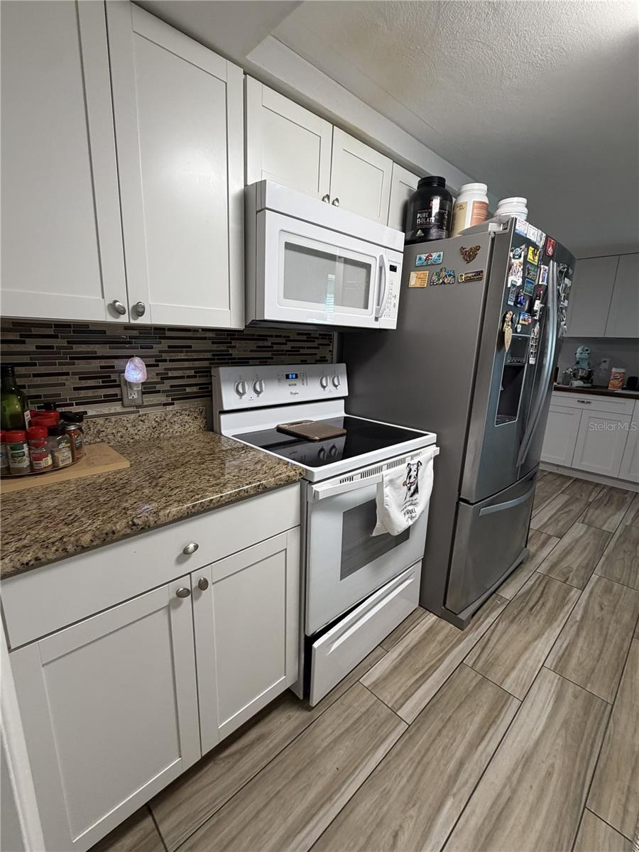 COLONIAL HILLS - Residential Lease