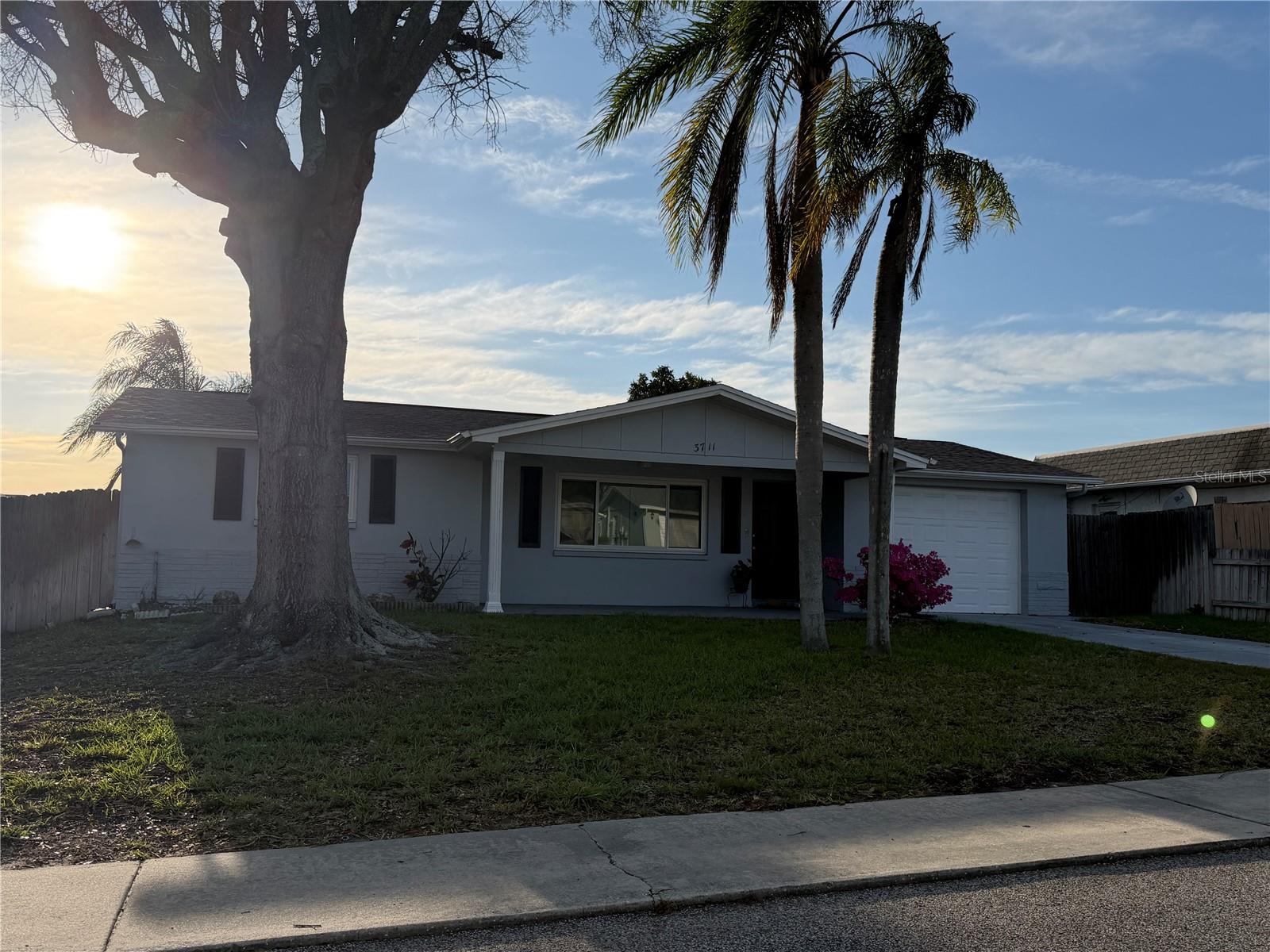 COLONIAL HILLS - Residential Lease