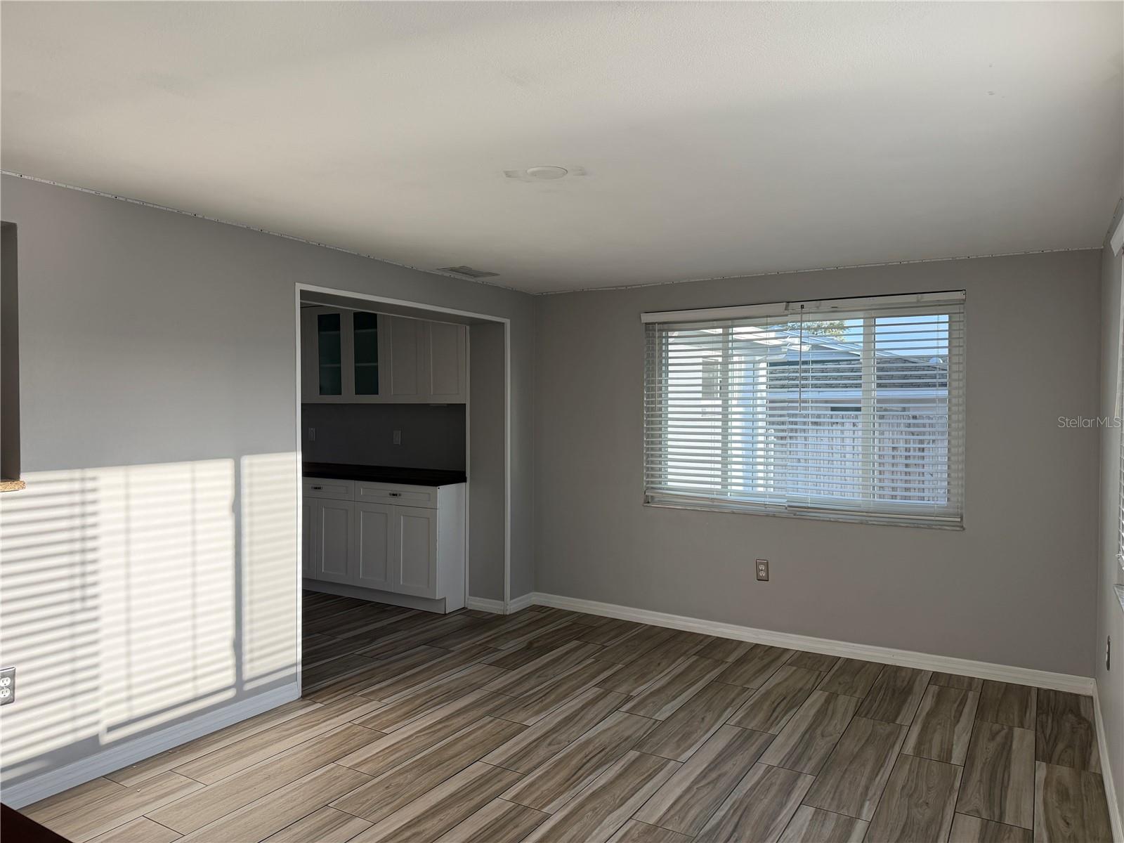 COLONIAL HILLS - Residential Lease