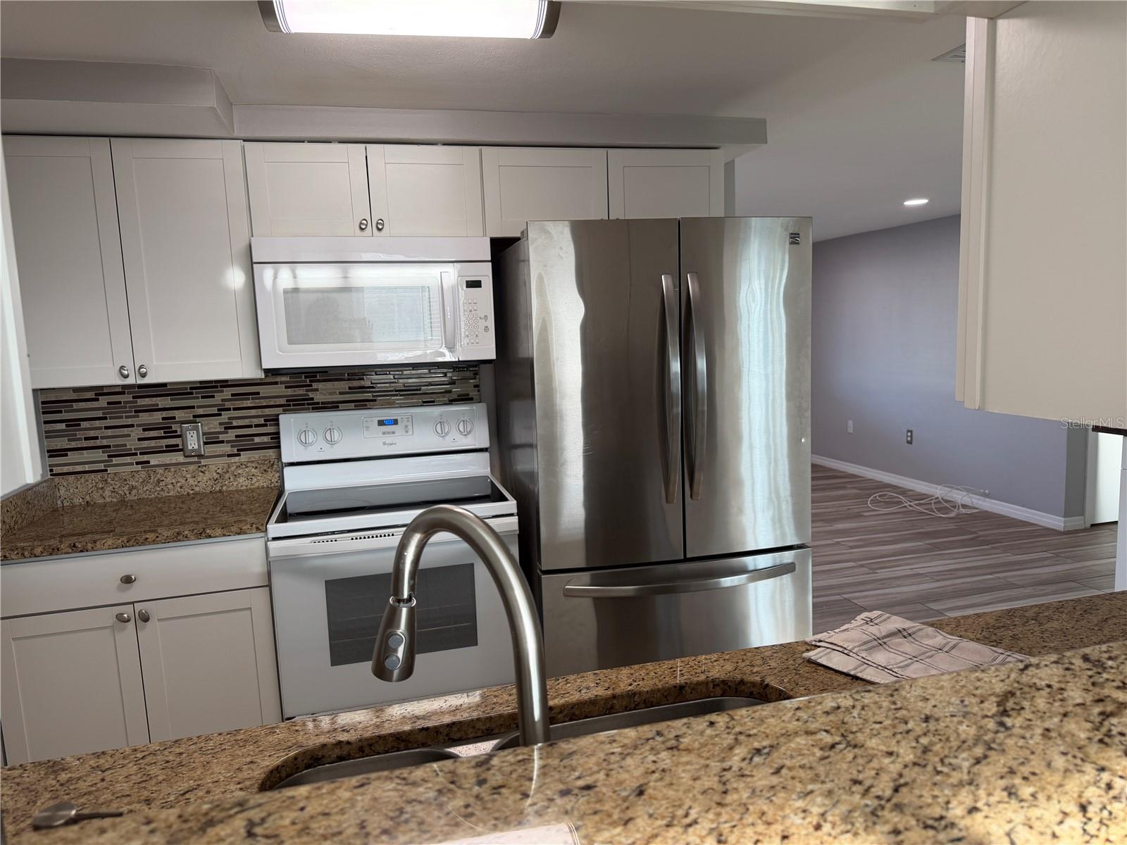 COLONIAL HILLS - Residential Lease