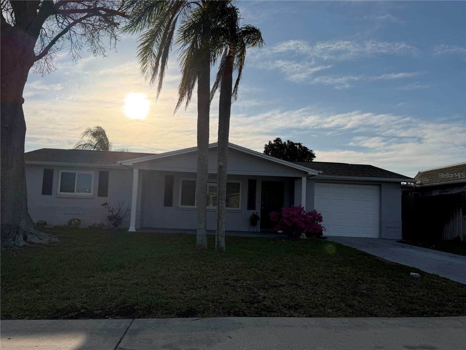 COLONIAL HILLS - Residential Lease