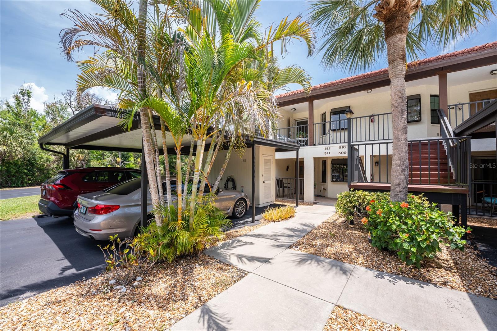 PINE HOLLOW - Residential