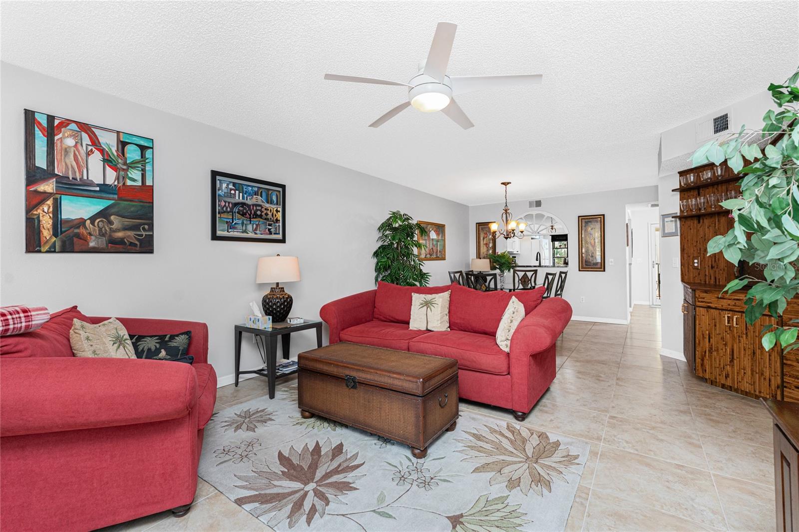 PINE HOLLOW - Residential