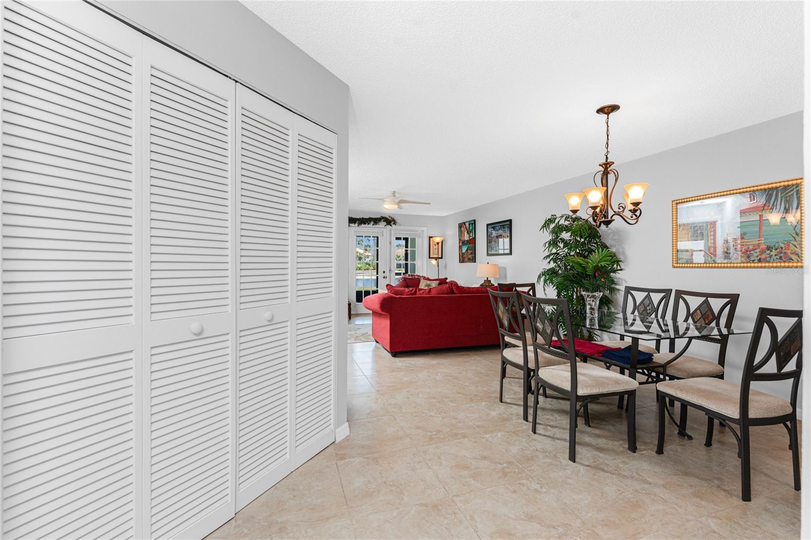 PINE HOLLOW - Residential