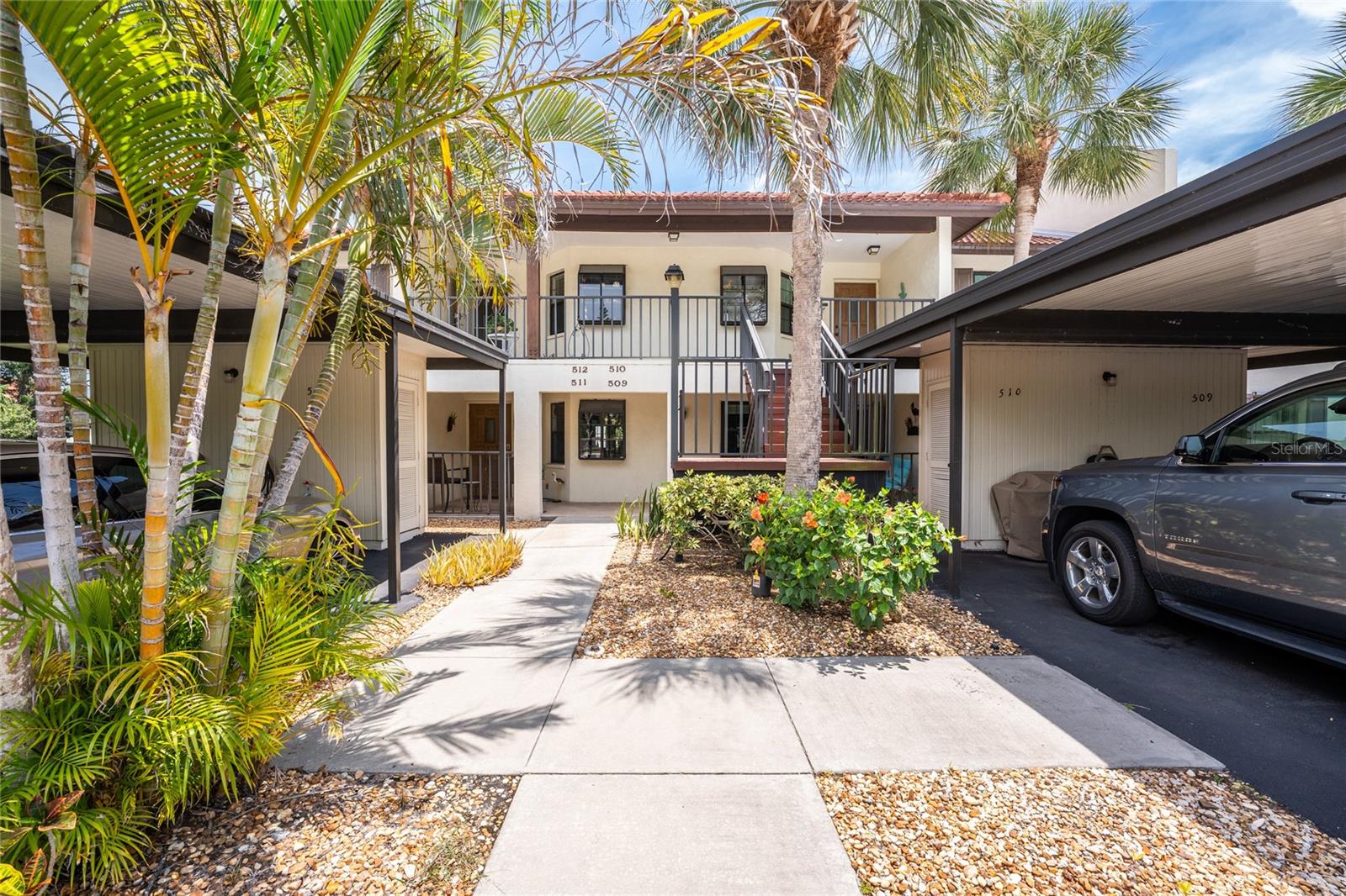 PINE HOLLOW - Residential
