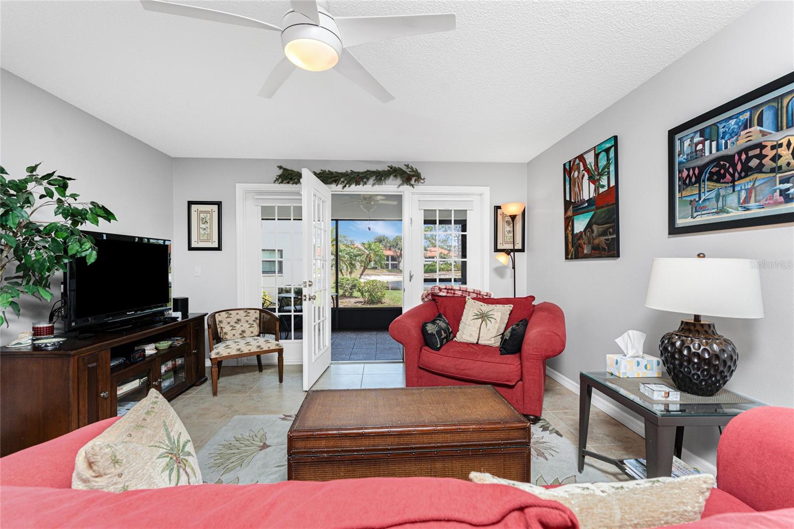 PINE HOLLOW - Residential