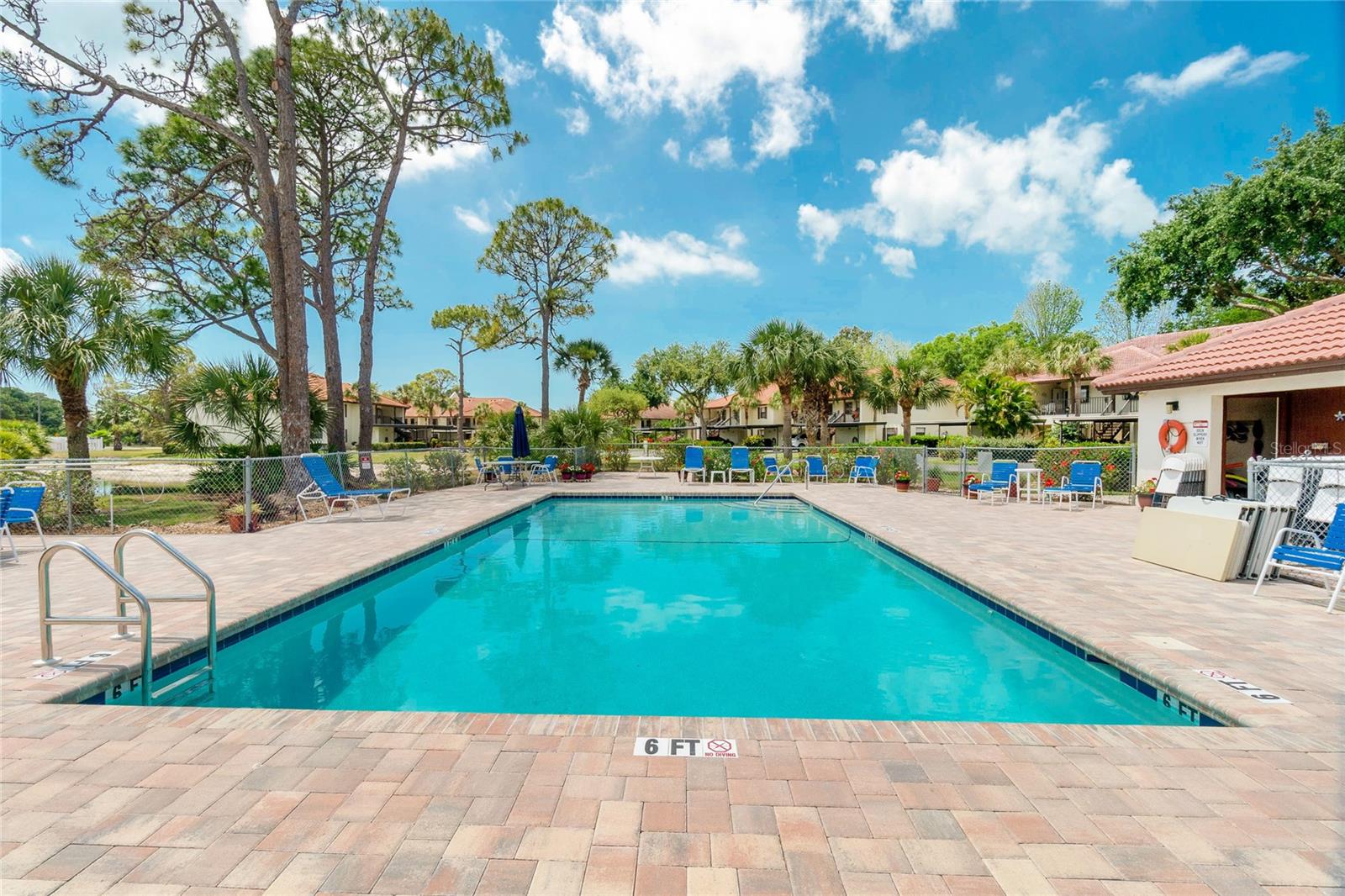PINE HOLLOW - Residential