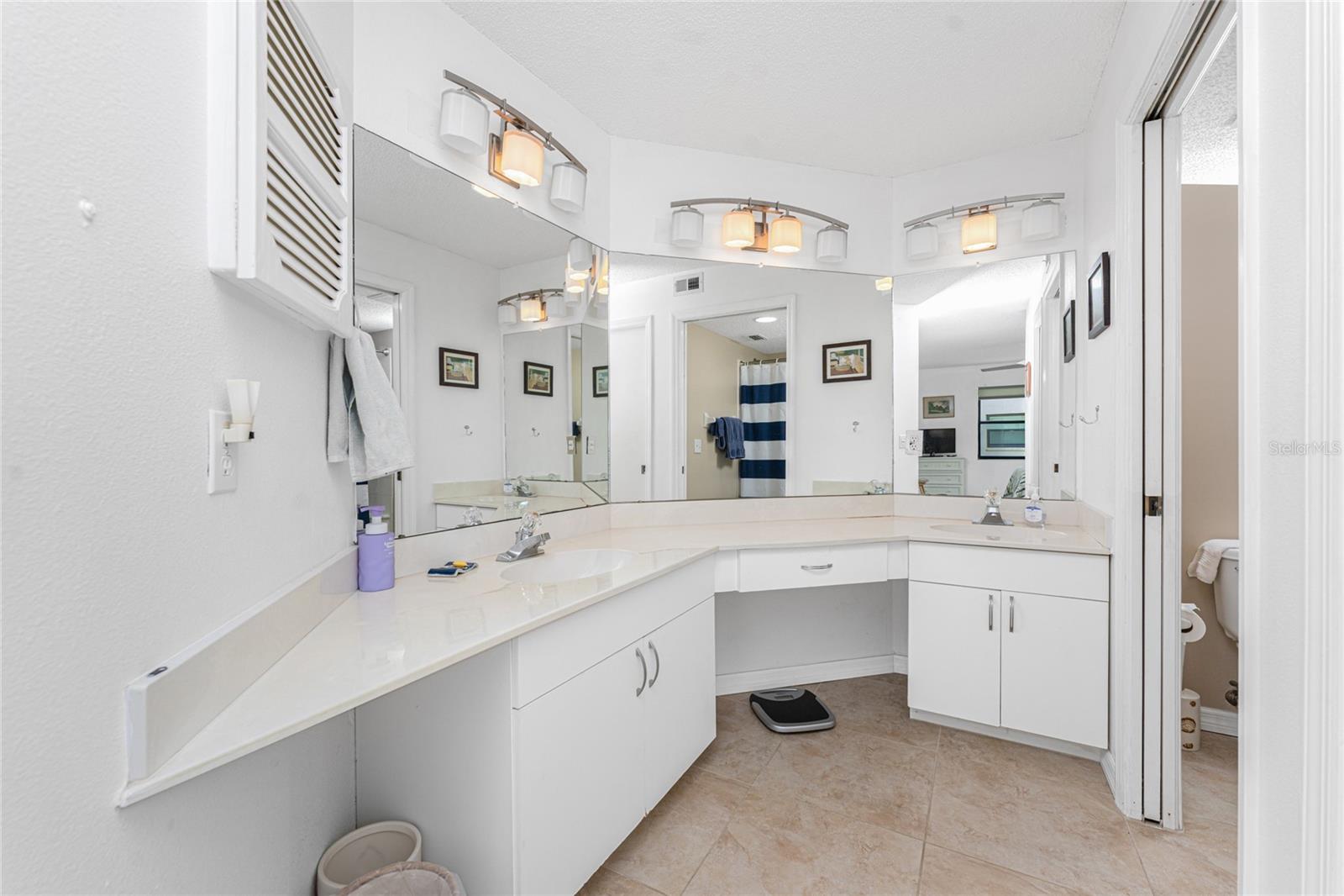 PINE HOLLOW - Residential