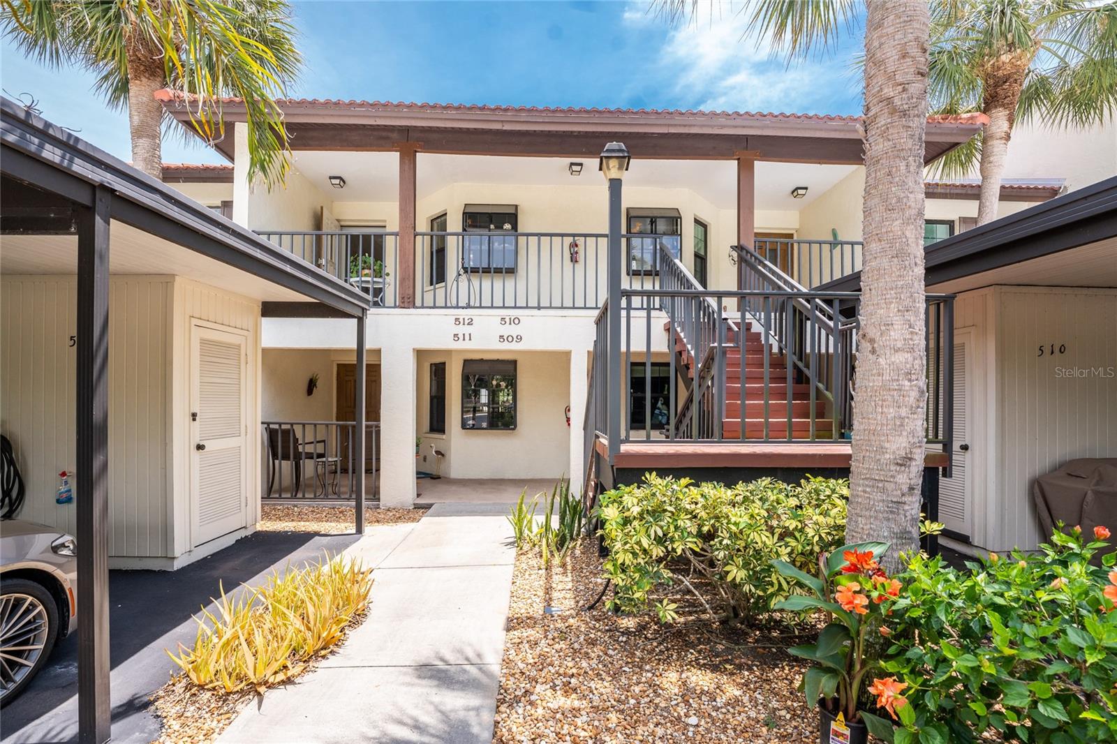 511 PINE HOLLOW CIRCLE 511