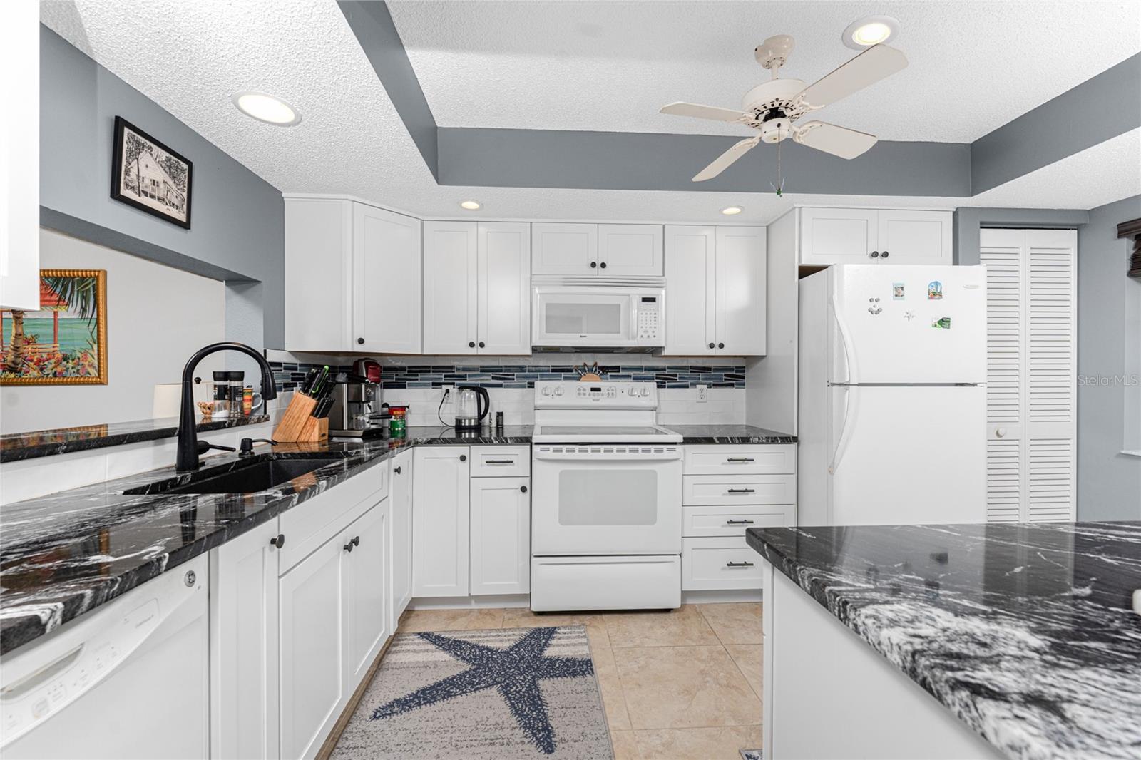 PINE HOLLOW - Residential
