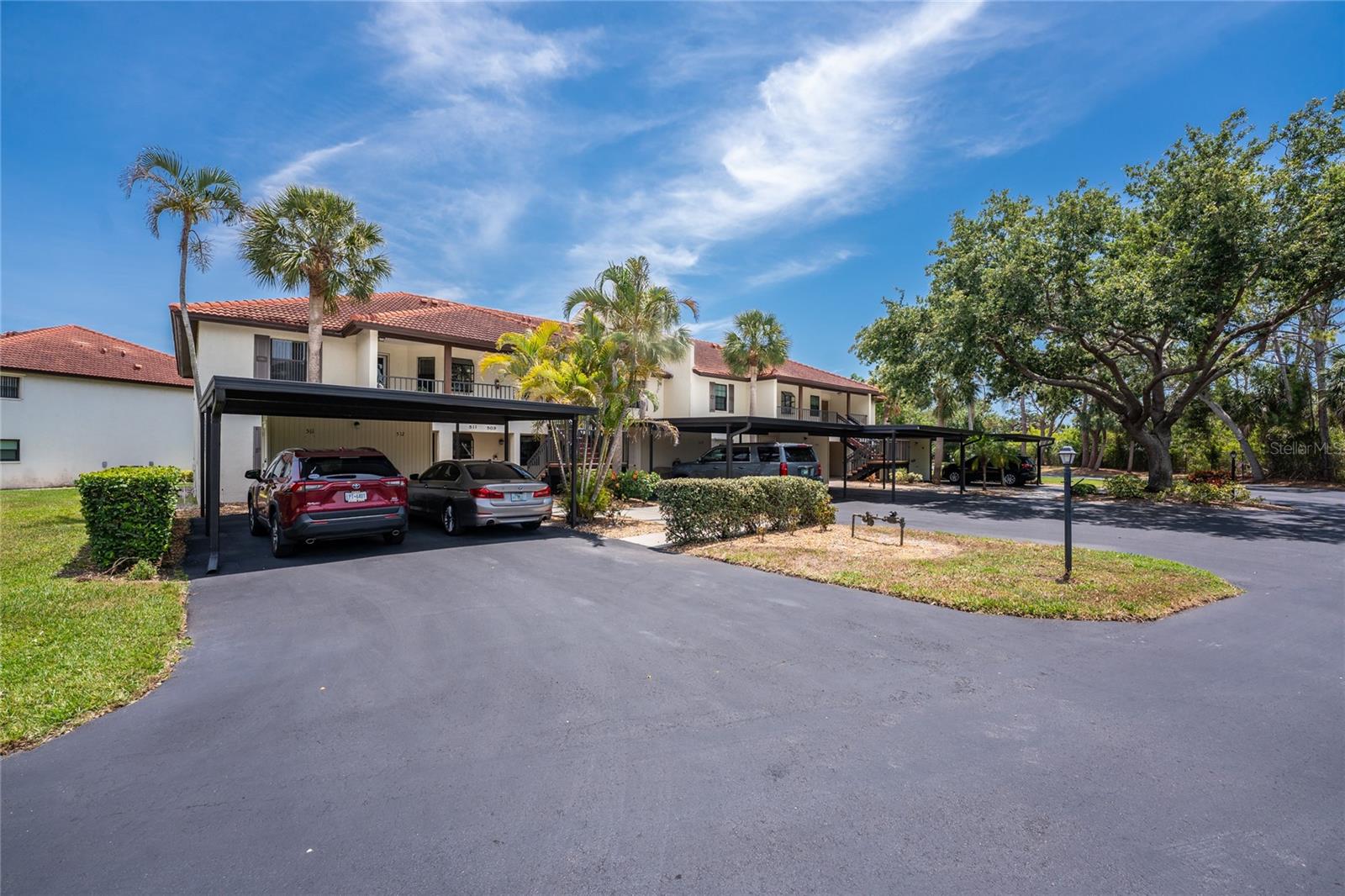 PINE HOLLOW - Residential