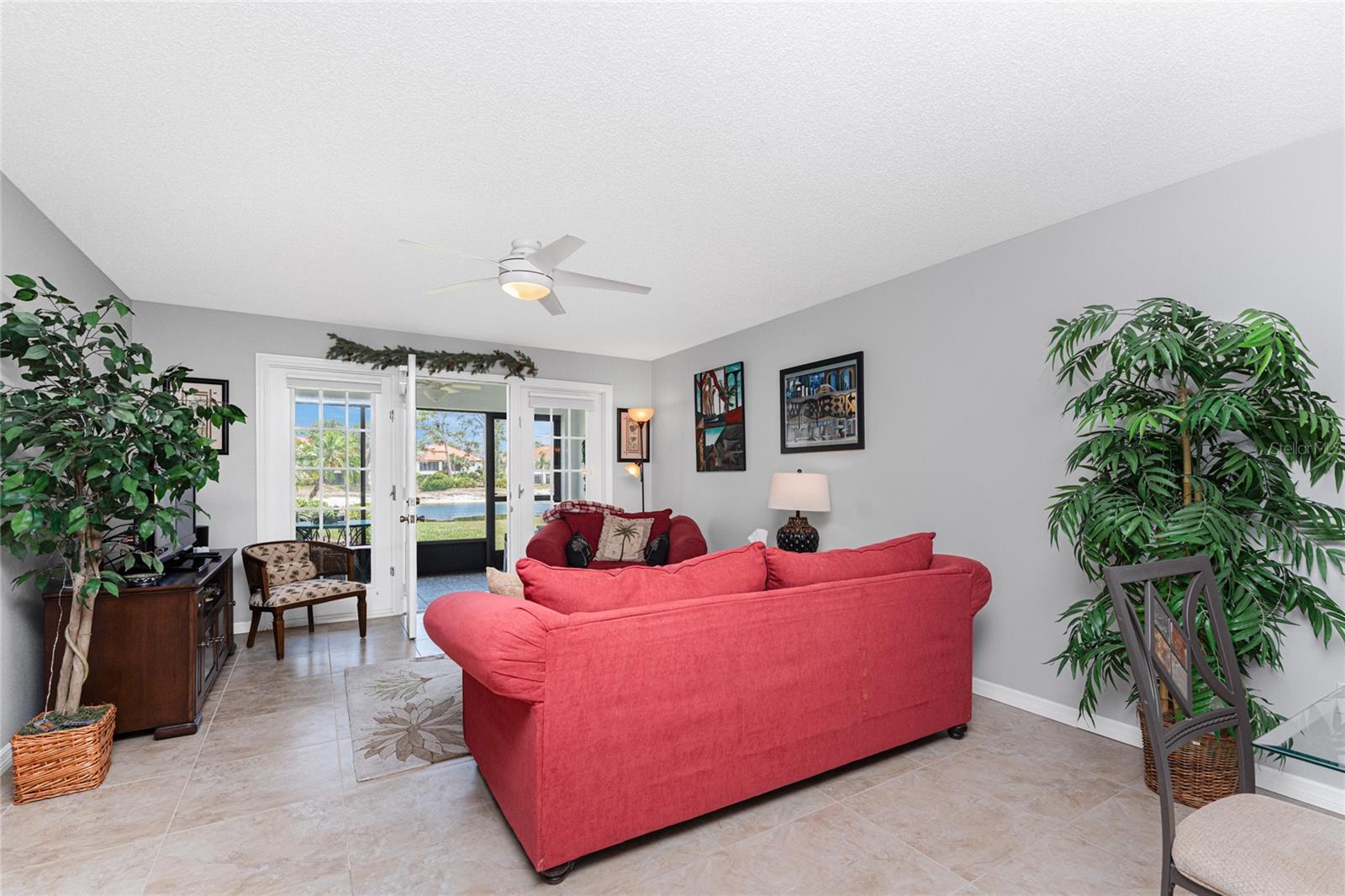 PINE HOLLOW - Residential