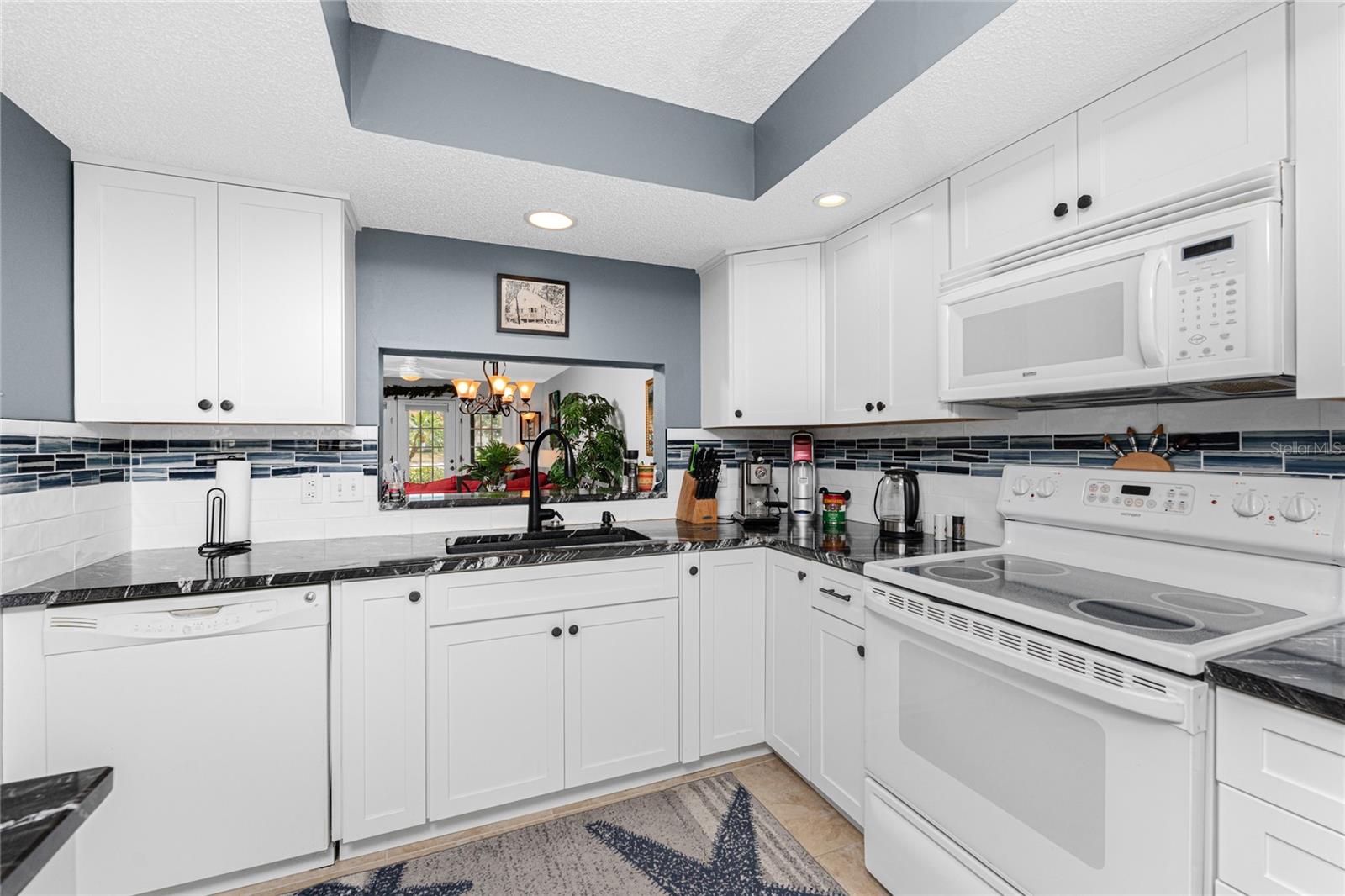 PINE HOLLOW - Residential