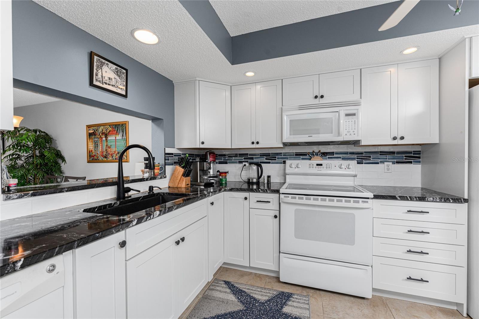 PINE HOLLOW - Residential