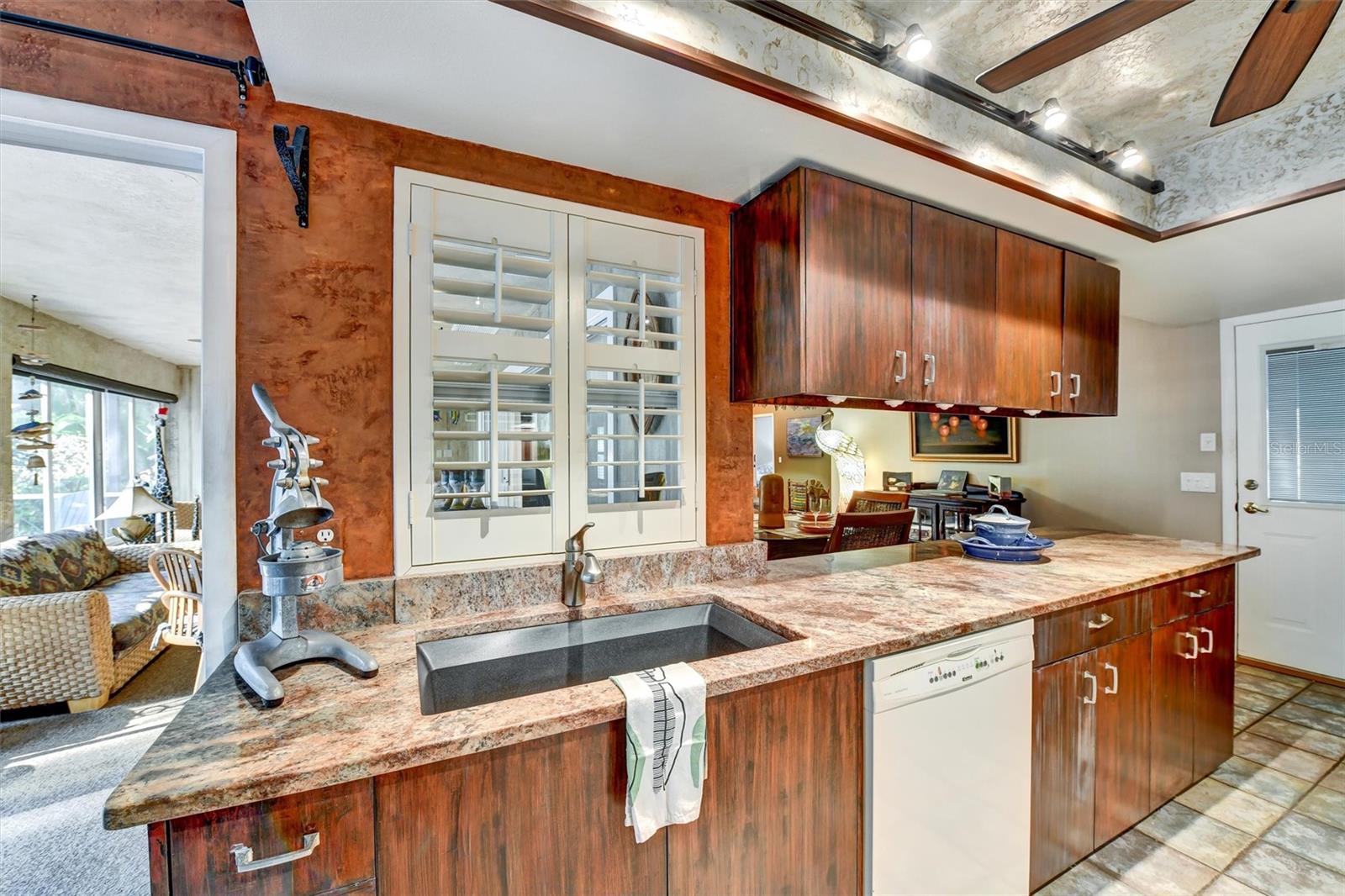 HERITAGE LAKE - Residential