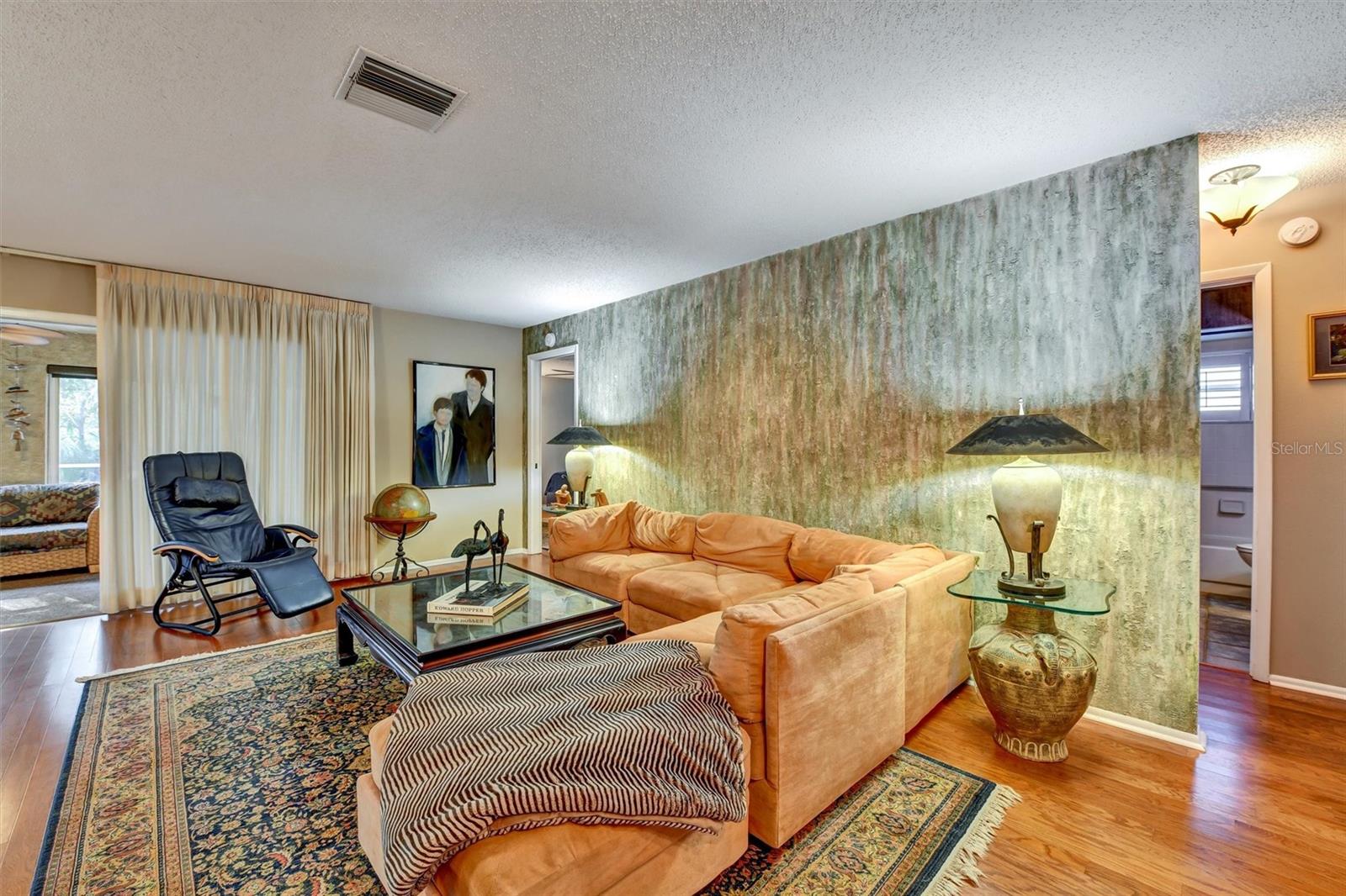 HERITAGE LAKE - Residential