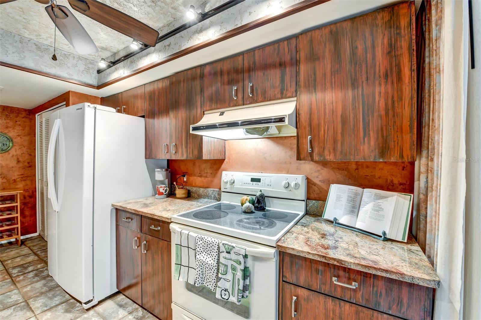 HERITAGE LAKE - Residential