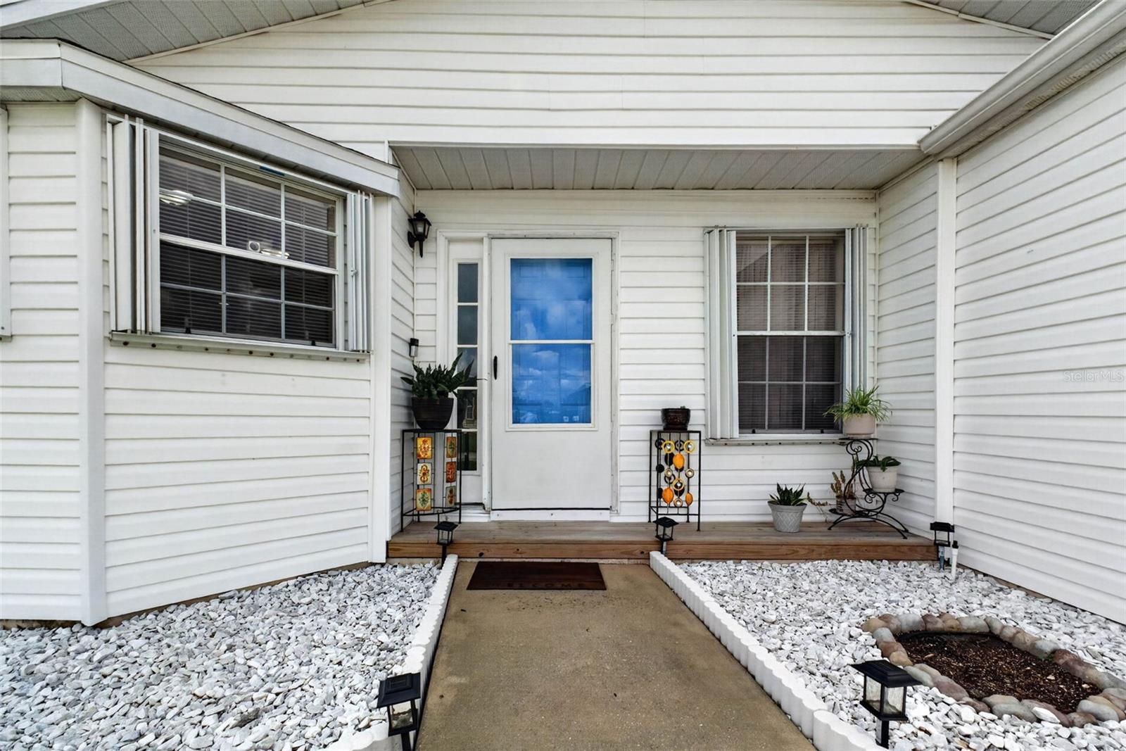 6364 LOLLY BAY LOOP NE