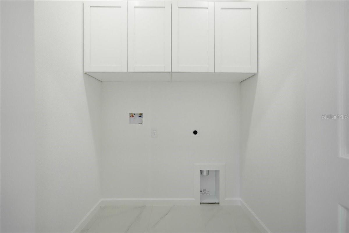 AVON PARK LAKES - Residential