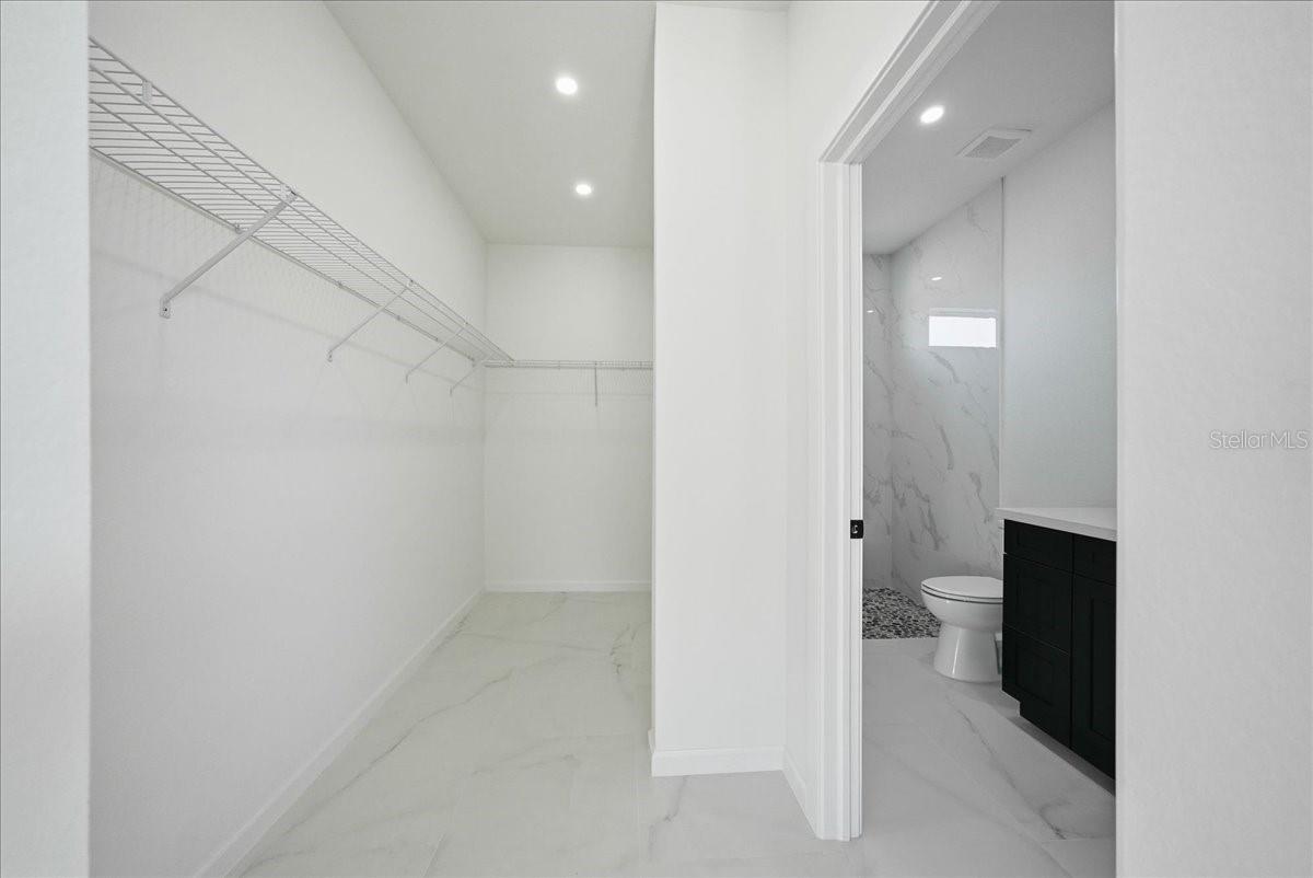 AVON PARK LAKES - Residential