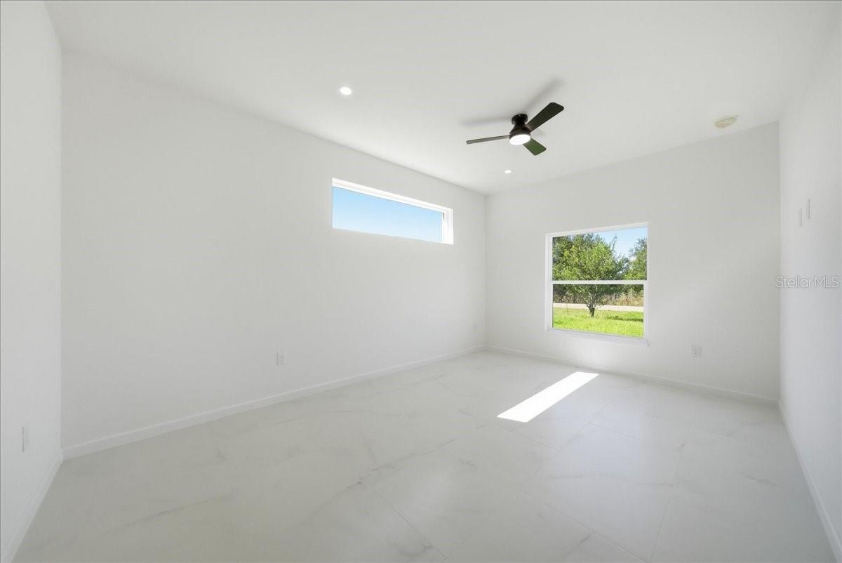 AVON PARK LAKES - Residential