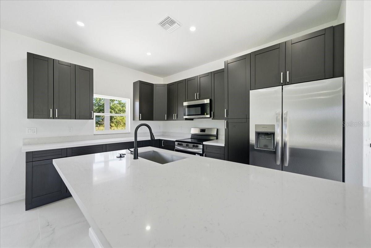 AVON PARK LAKES - Residential