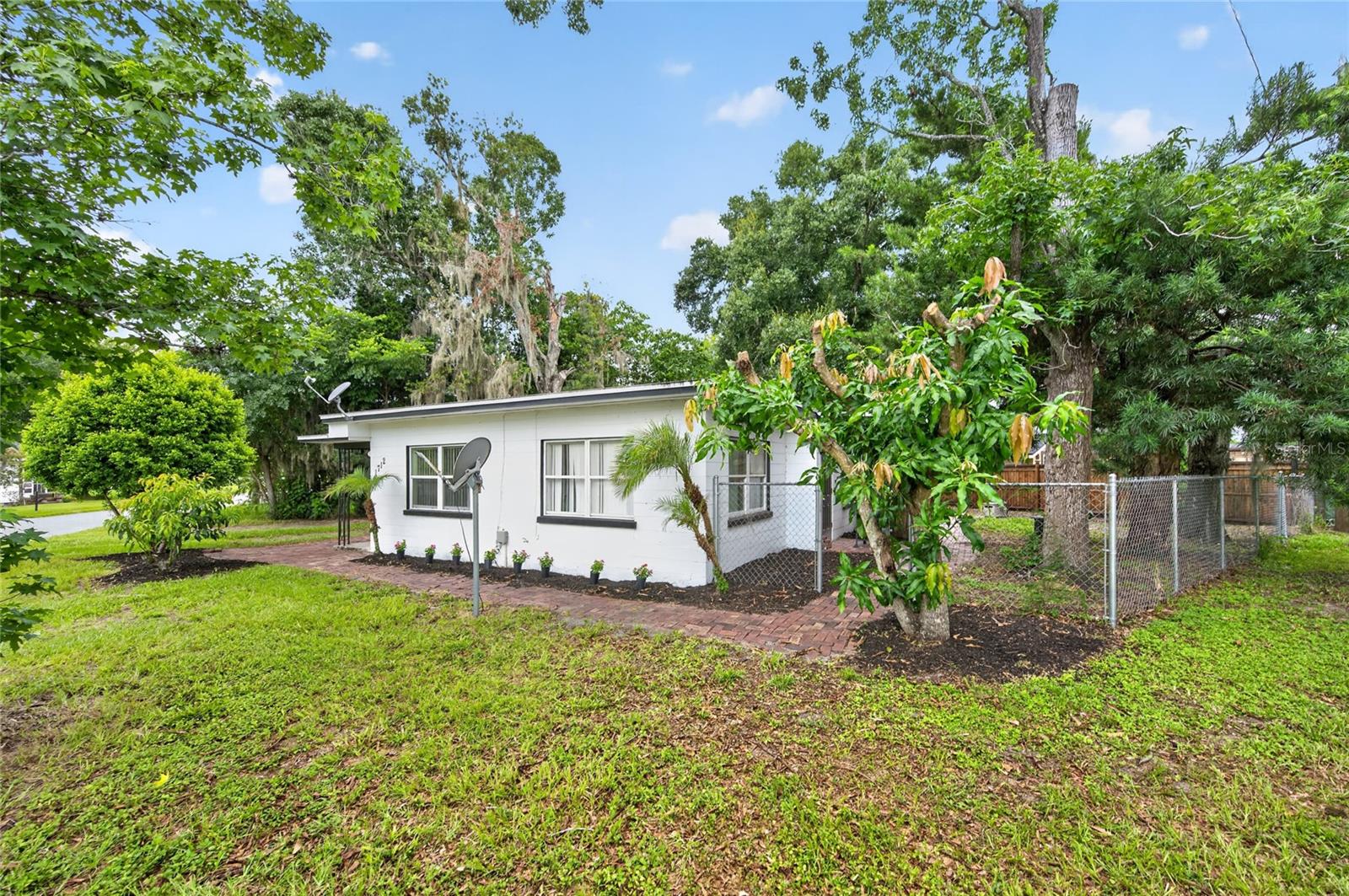 1712 LAKE BROWN DRIVE