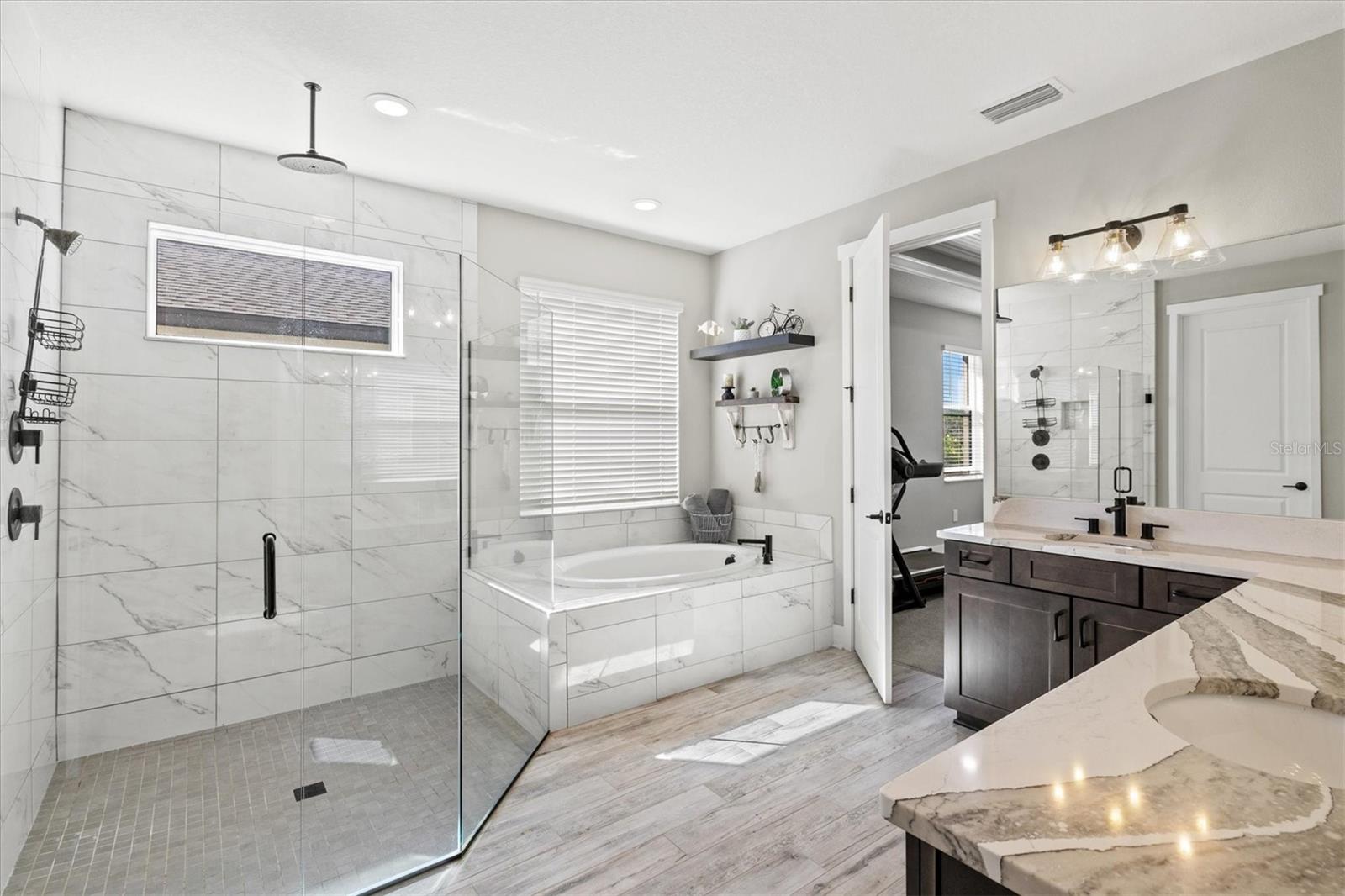 PROMENADE ESTATES PH I - Residential