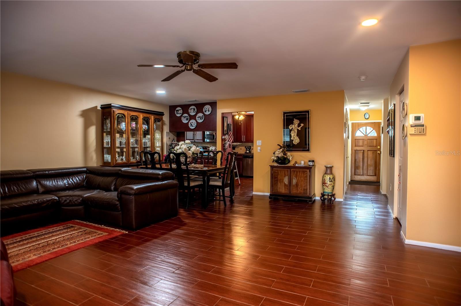 2700 BAYSHORE BOULEVARD 592