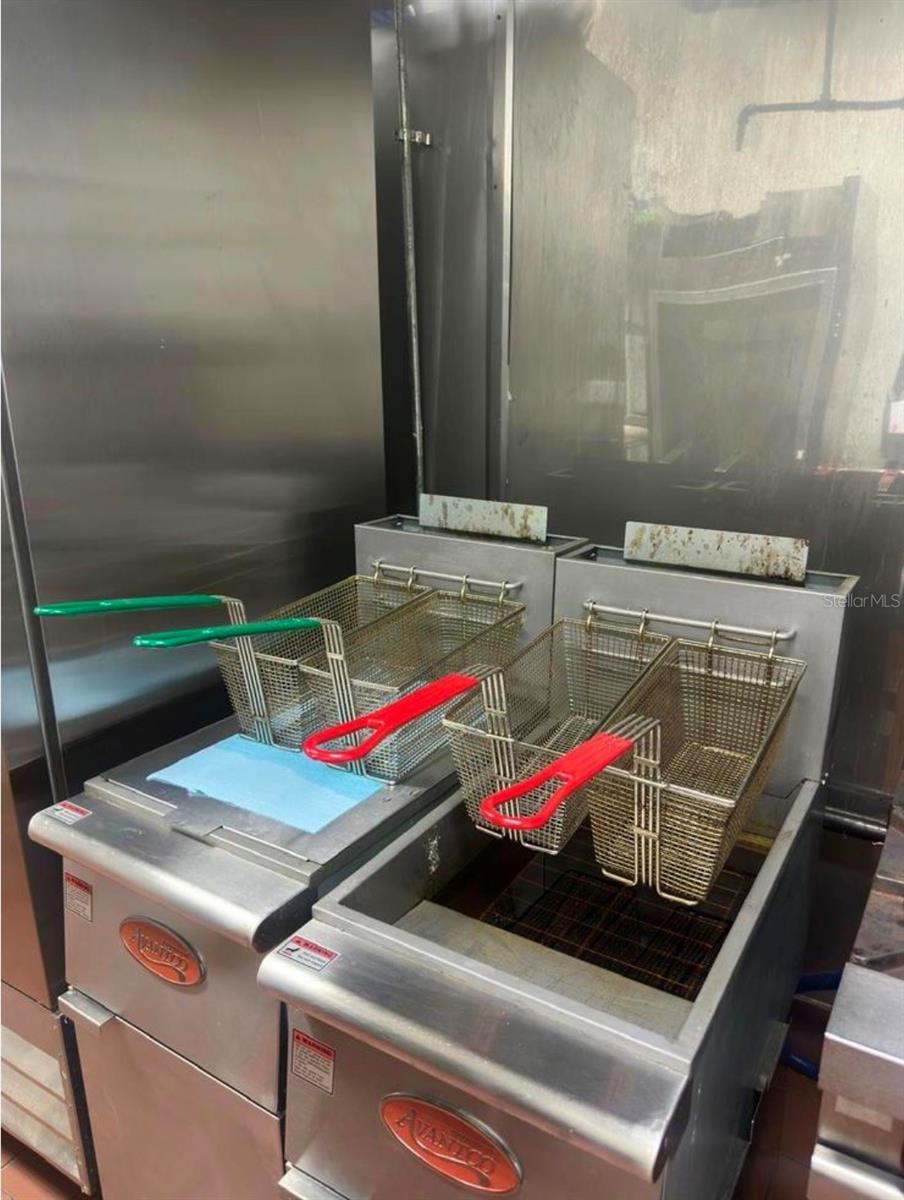 517 N SEMORAN BOULEVARD