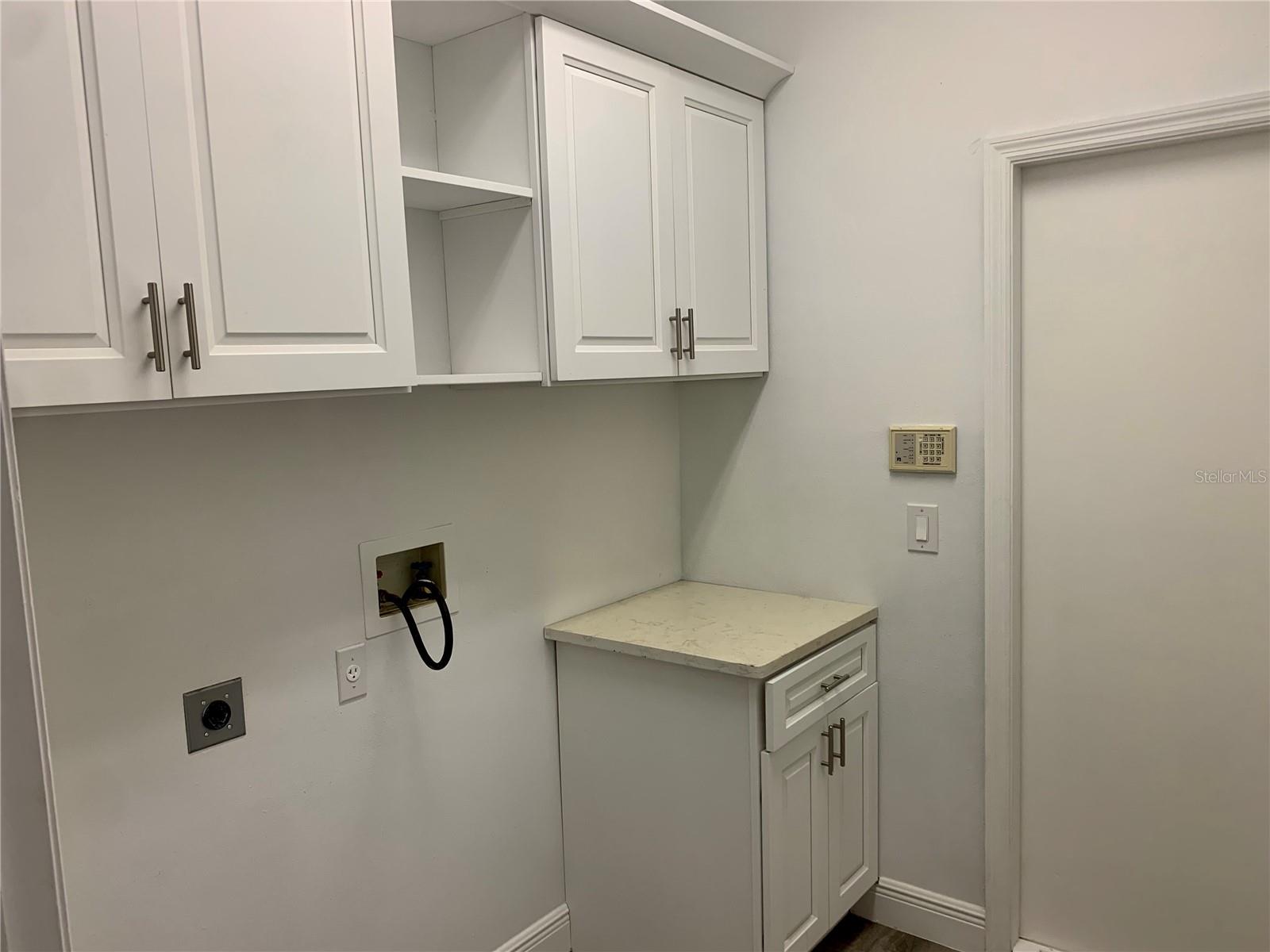 DEER LAKE CHASE - Residential