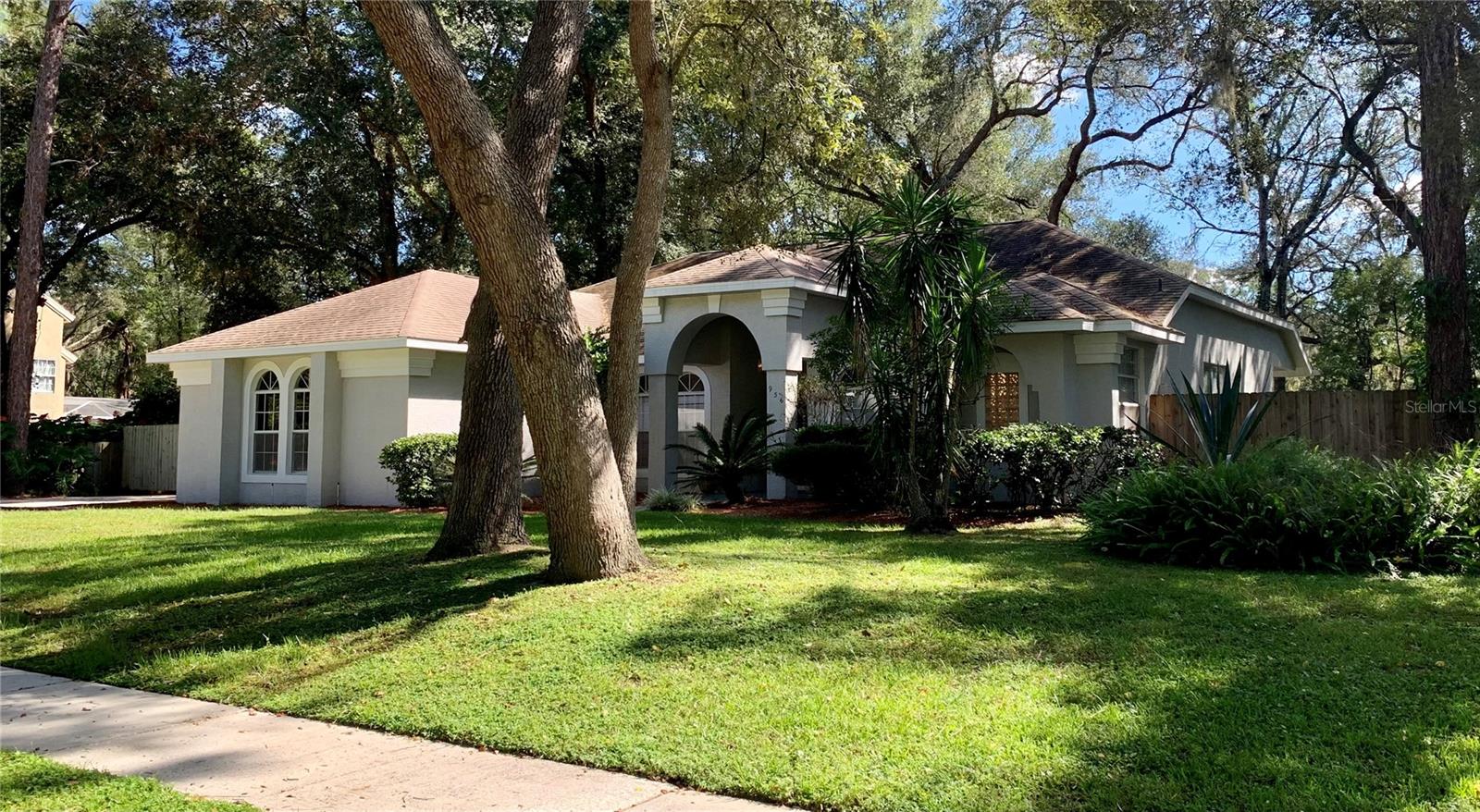 DEER LAKE CHASE - Residential