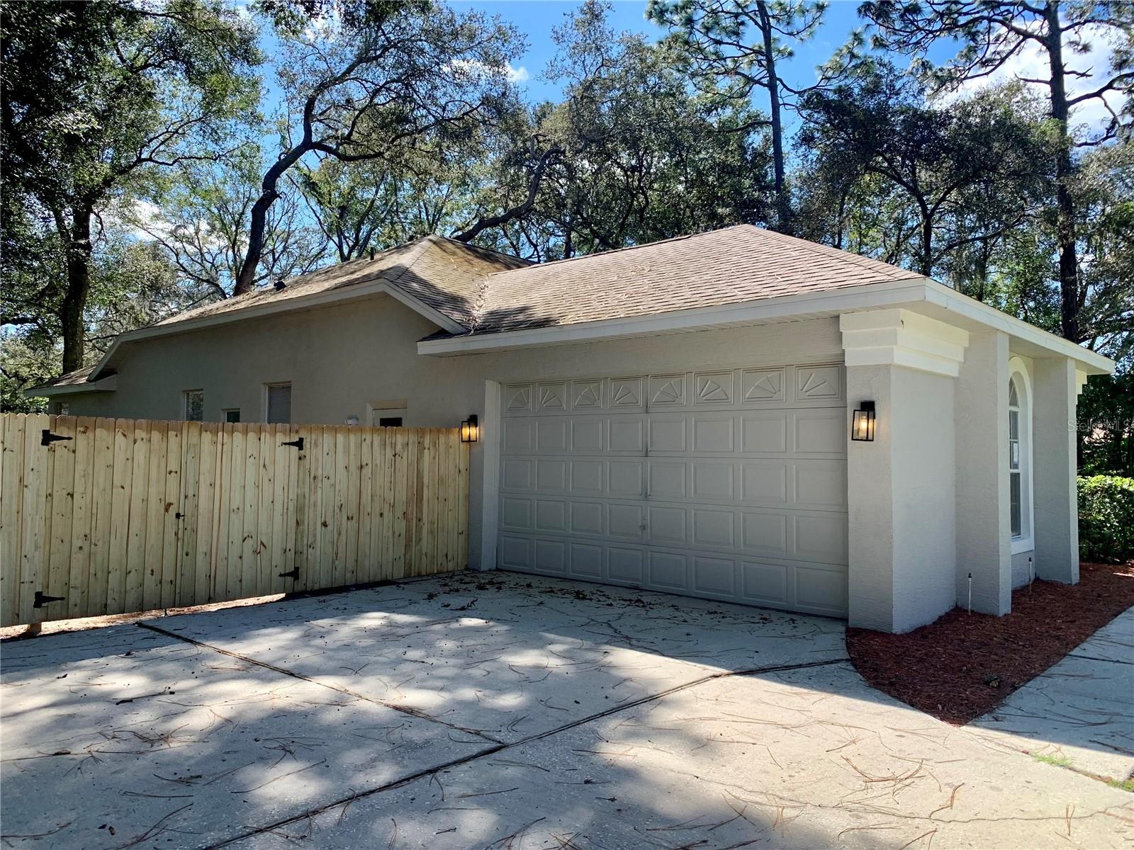 DEER LAKE CHASE - Residential