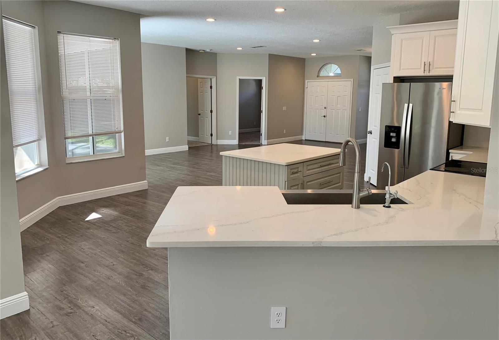 DEER LAKE CHASE - Residential