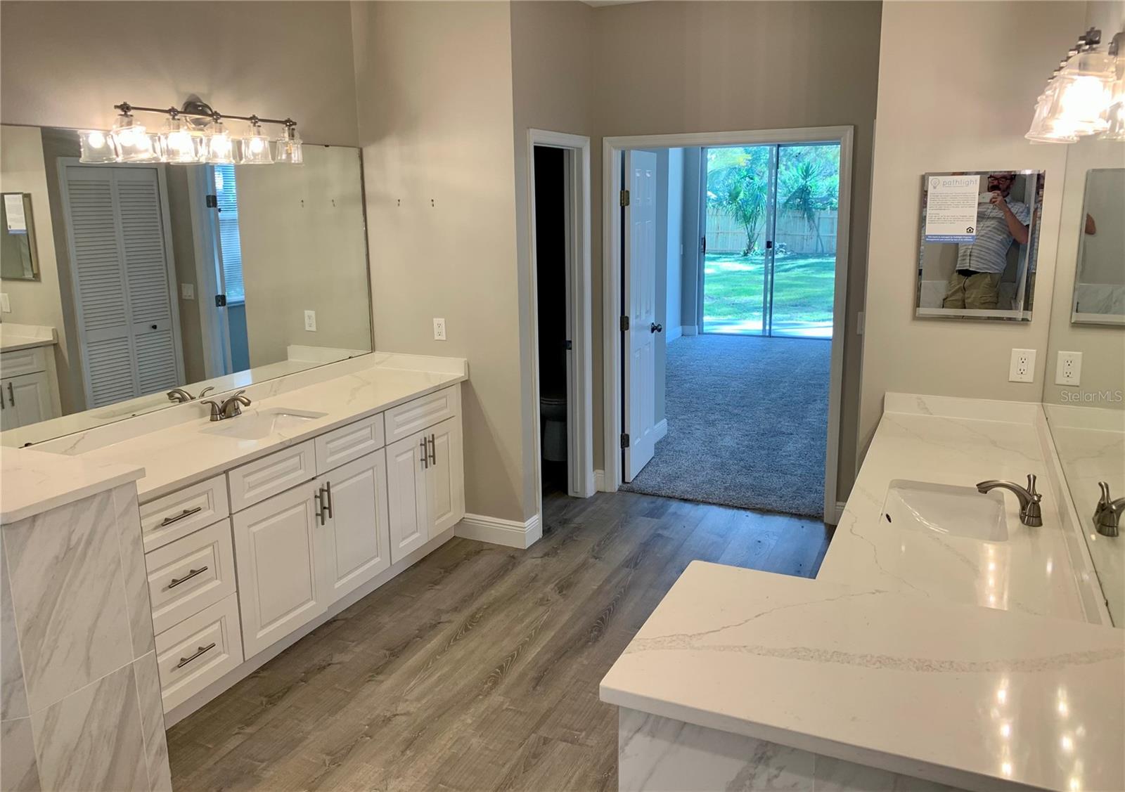 DEER LAKE CHASE - Residential