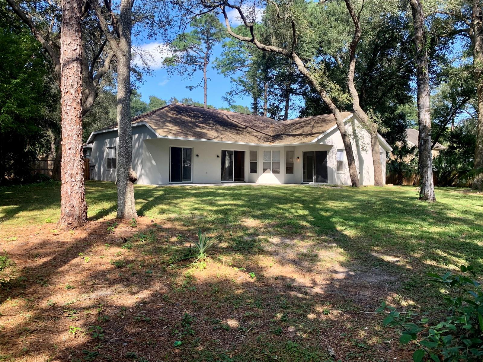 DEER LAKE CHASE - Residential