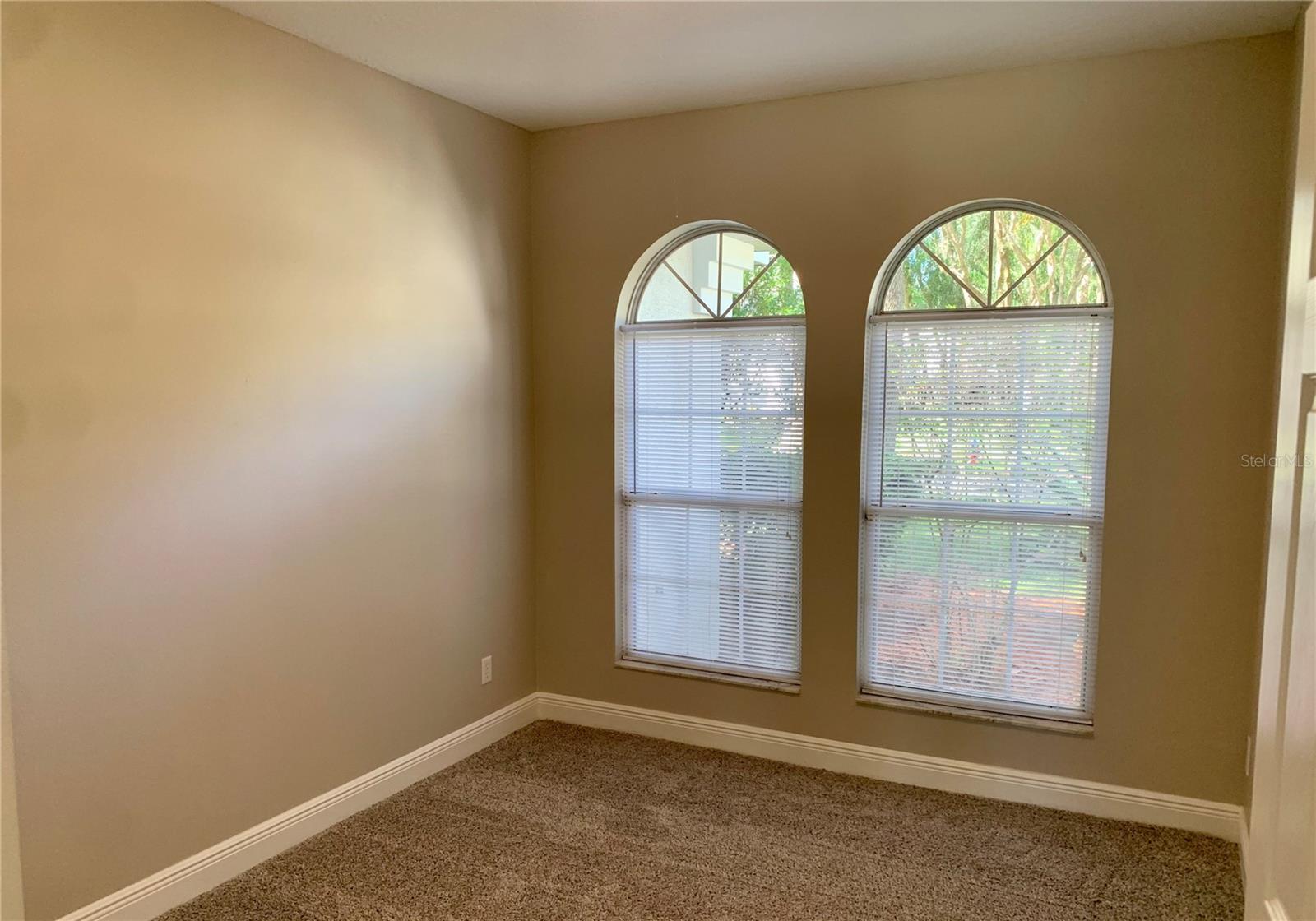 DEER LAKE CHASE - Residential