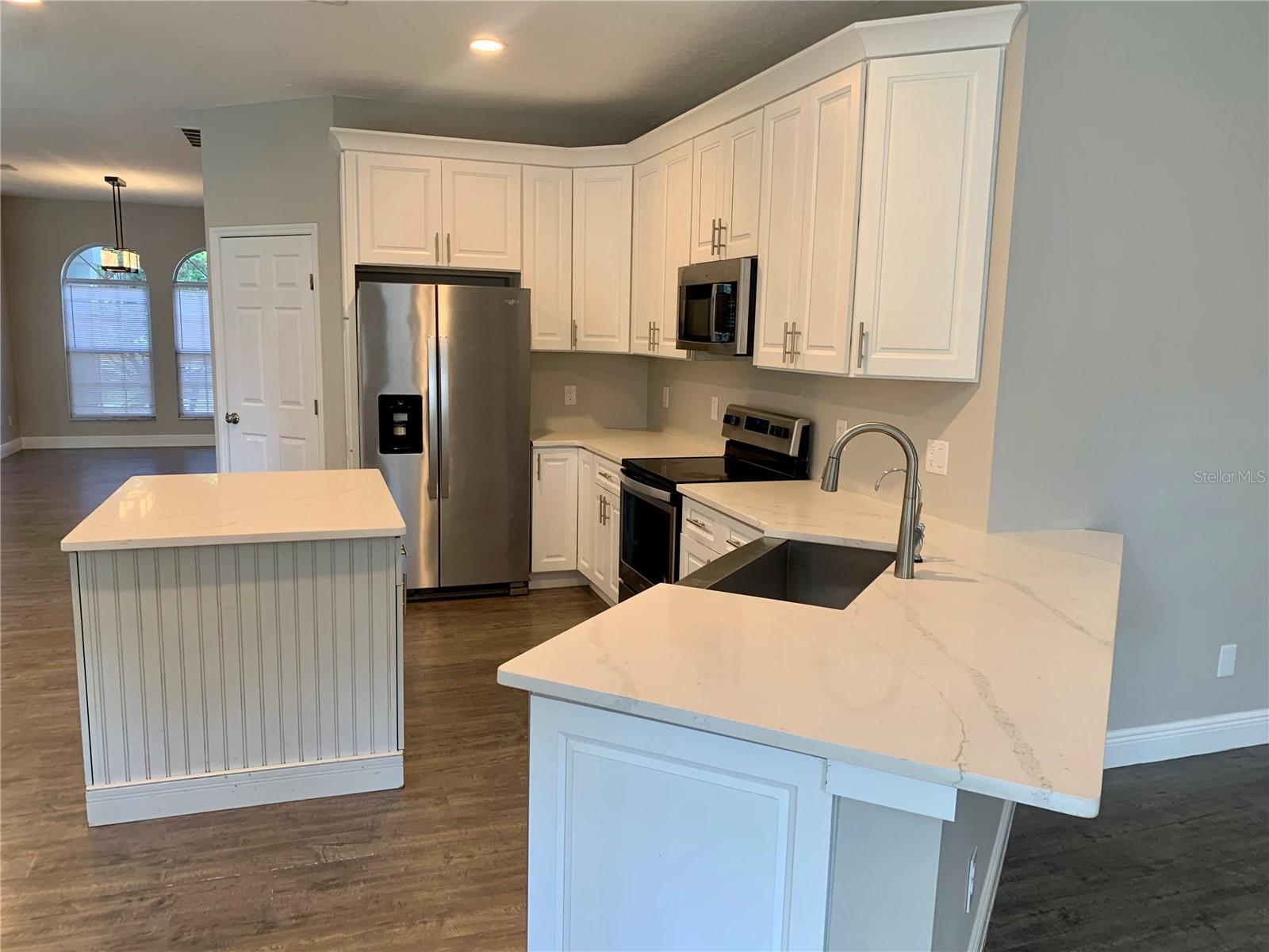 DEER LAKE CHASE - Residential