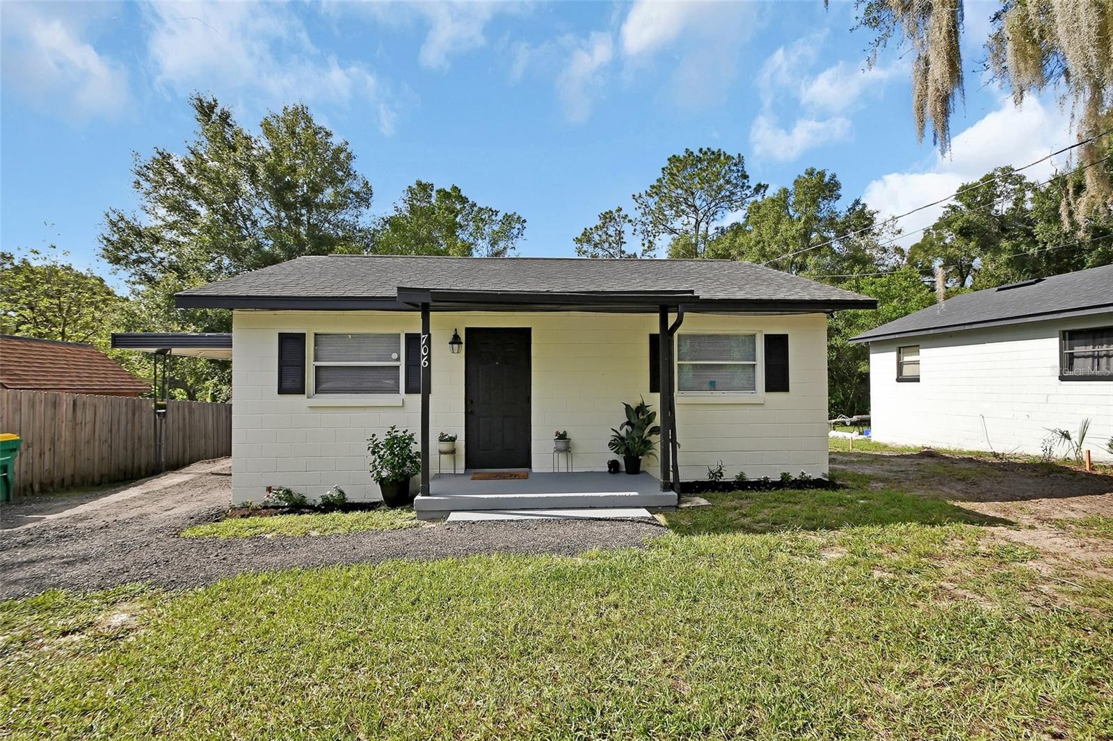 Welcome to your beautifully updated new home! This 2-bedroom, 1-bath property is the perfect blend of comfort and convenience, located just minutes from the heart of downtown DeLand. Step inside to discover a completely renovated interior featuring a brand new kitchen with modern appliances, fresh finishes, and stylish updates throughout.
Enjoy morning coffee or evening relaxation on the screened-in back patio, overlooking a spacious backyard with endless possibilities—perfect for entertaining, gardening, or future expansion.
Whether you're a first-time buyer, looking to downsize, or searching for a great investment opportunity, this move-in ready home has tons of potential. Don’t miss your chance to own a slice of DeLand charm!
