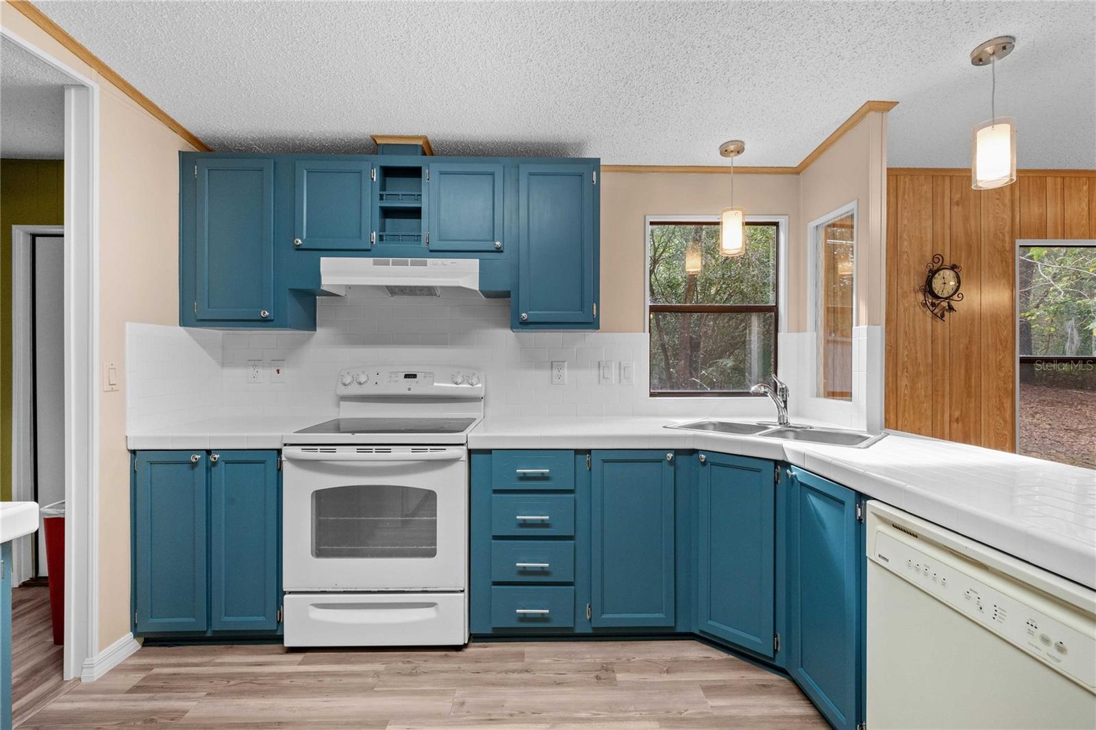 SUNBURST HILLS SUB - Residential