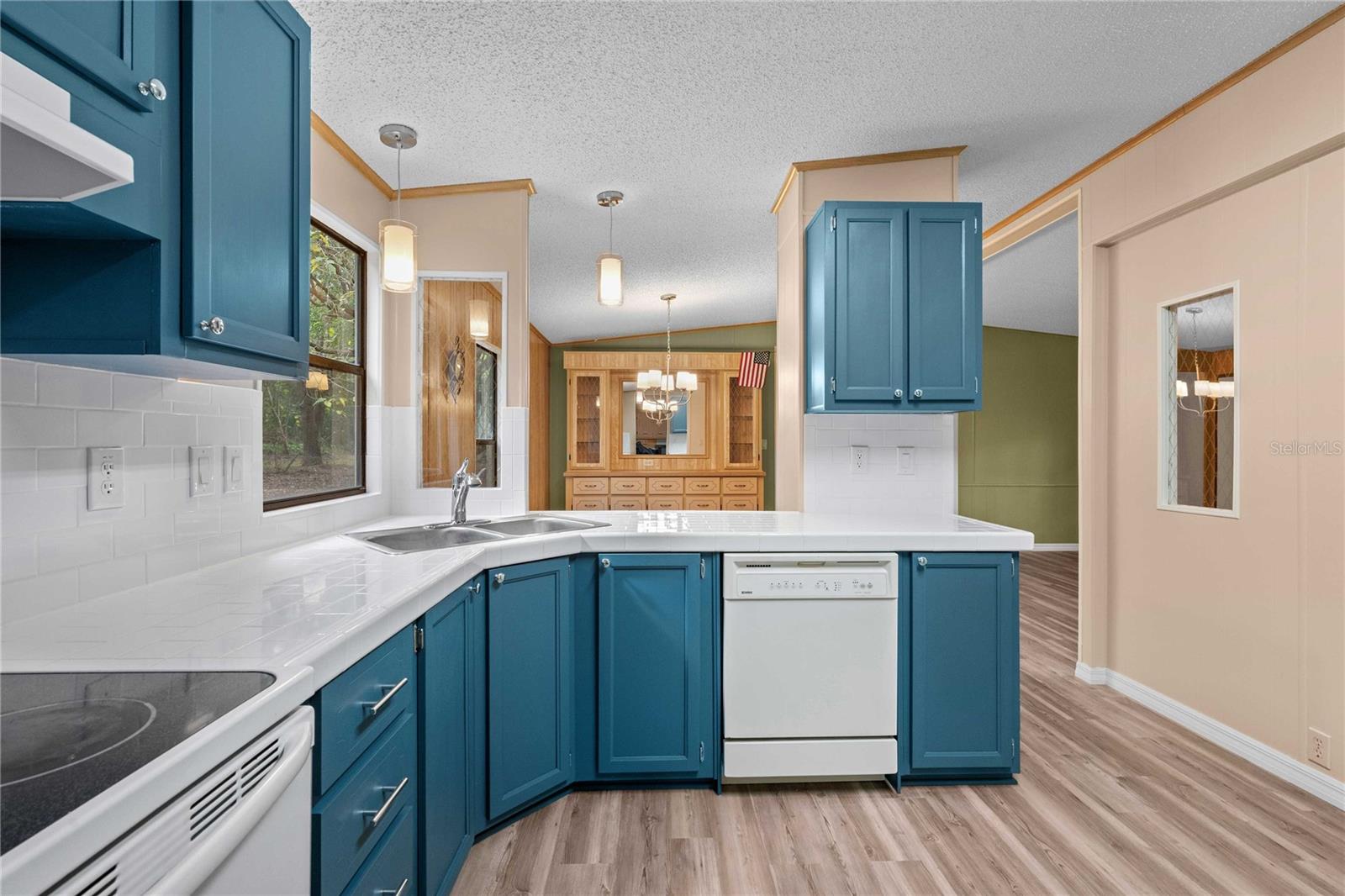 SUNBURST HILLS SUB - Residential