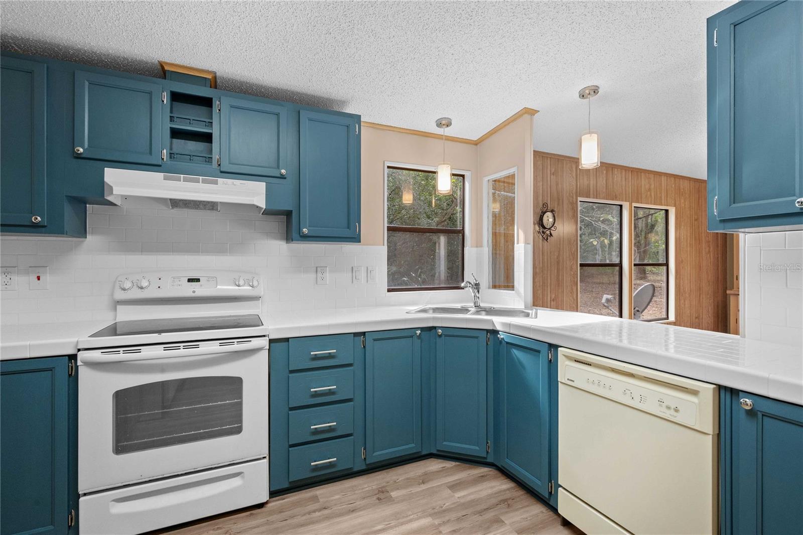 SUNBURST HILLS SUB - Residential