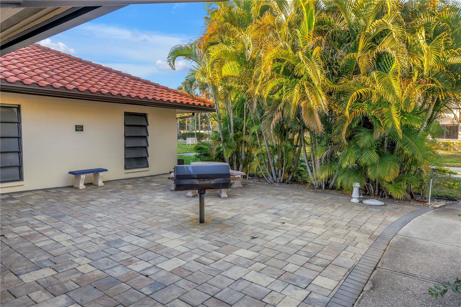 GARDENS AT PALM-AIRE COUNTRY CLUB I - Residential Lease