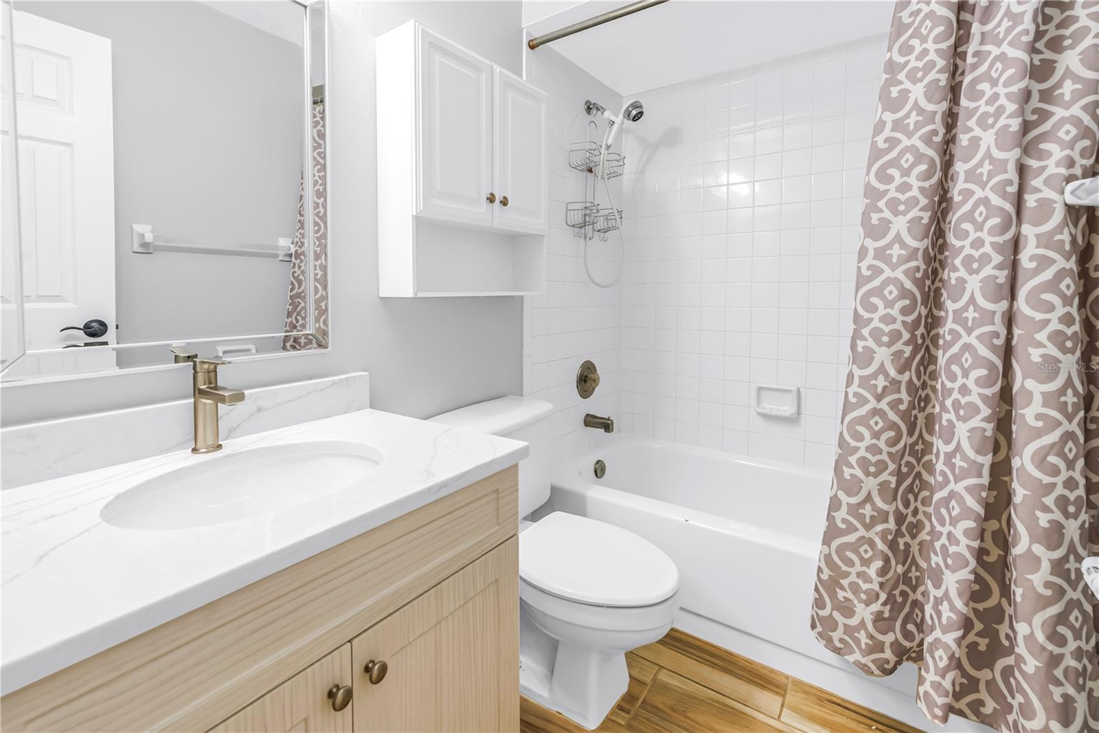 GARDENS AT PALM-AIRE COUNTRY CLUB I - Residential Lease