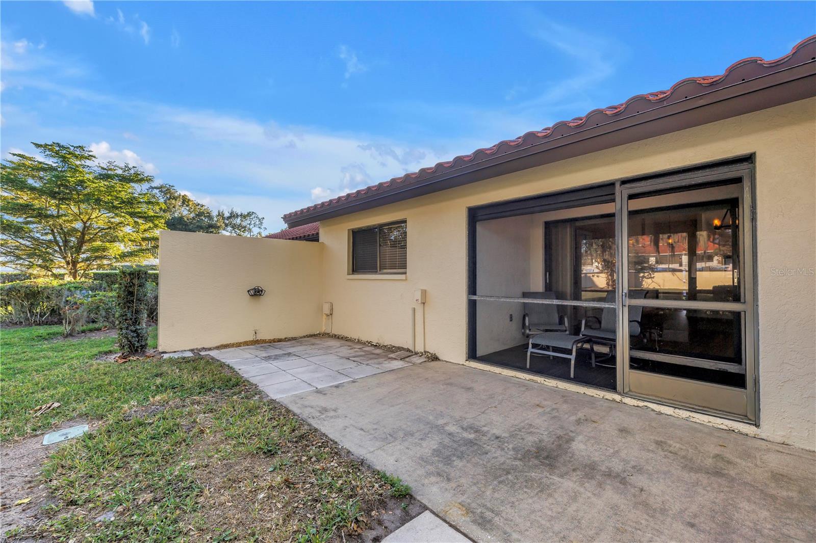 GARDENS AT PALM-AIRE COUNTRY CLUB I - Residential Lease