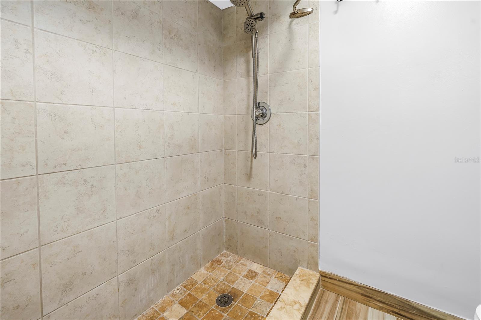 GARDENS AT PALM-AIRE COUNTRY CLUB I - Residential Lease