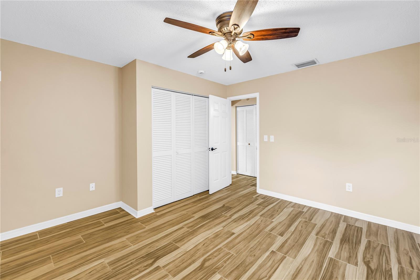 GARDENS AT PALM-AIRE COUNTRY CLUB I - Residential Lease