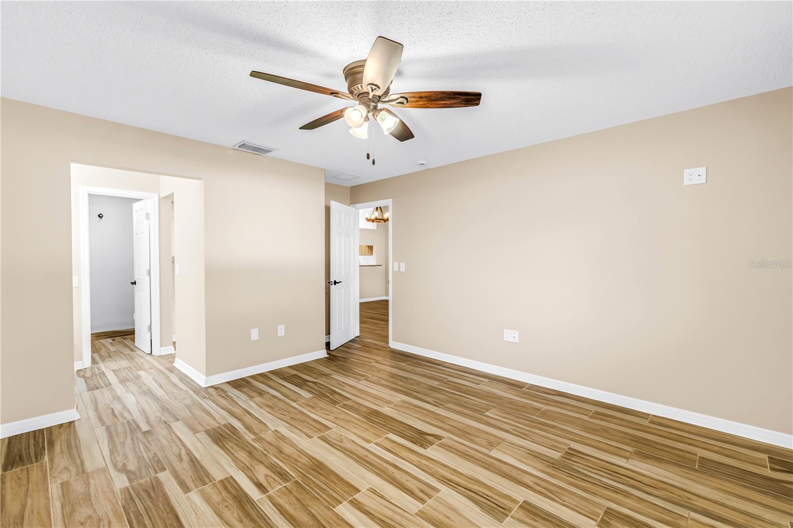 GARDENS AT PALM-AIRE COUNTRY CLUB I - Residential Lease