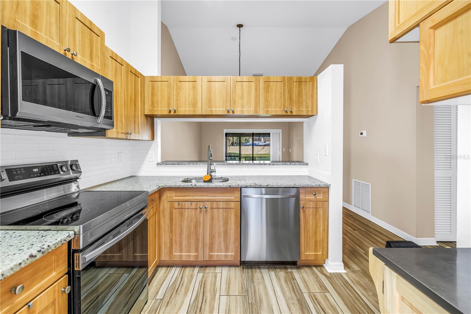 GARDENS AT PALM-AIRE COUNTRY CLUB I - Residential Lease