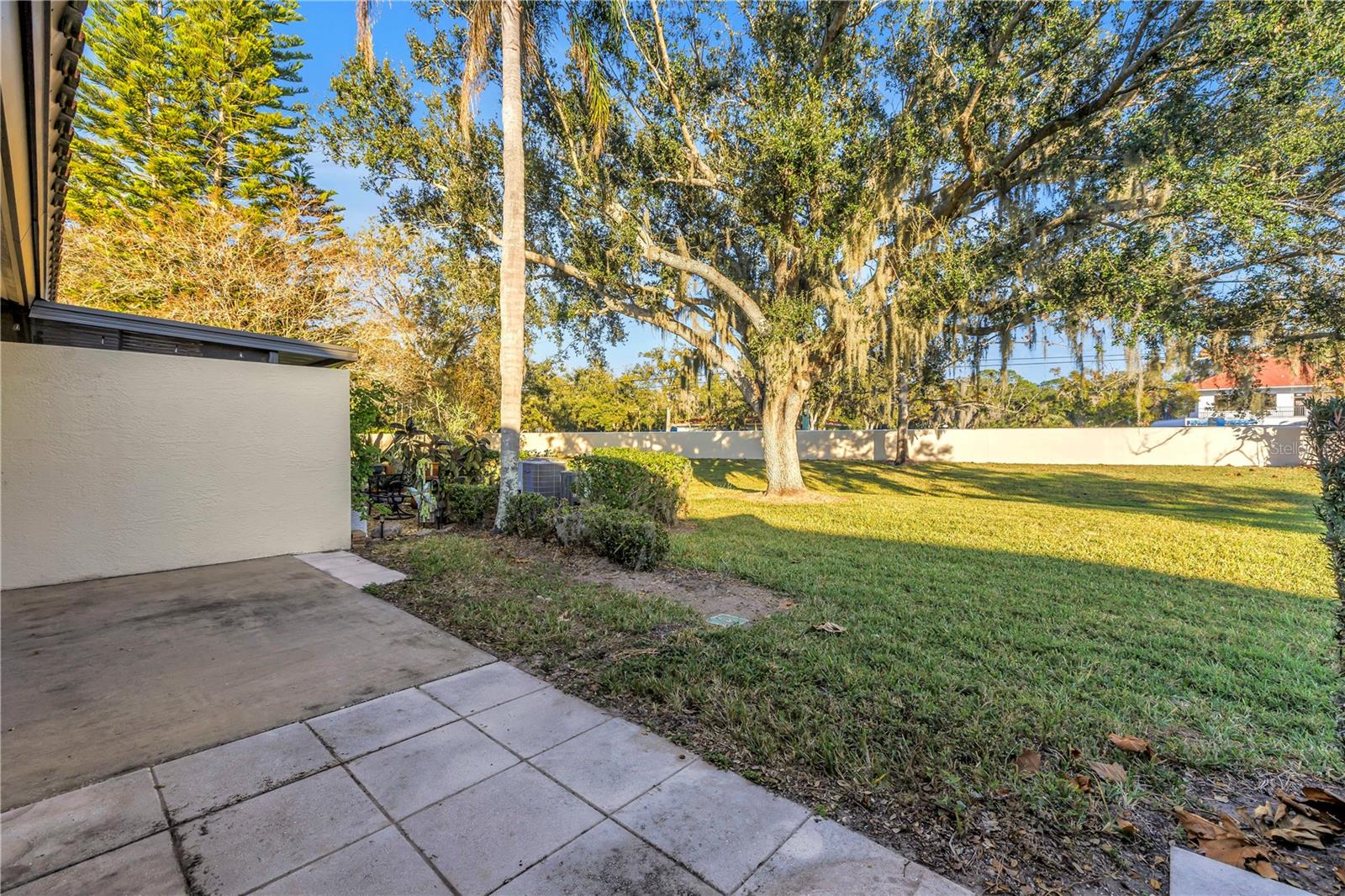 GARDENS AT PALM-AIRE COUNTRY CLUB I - Residential Lease